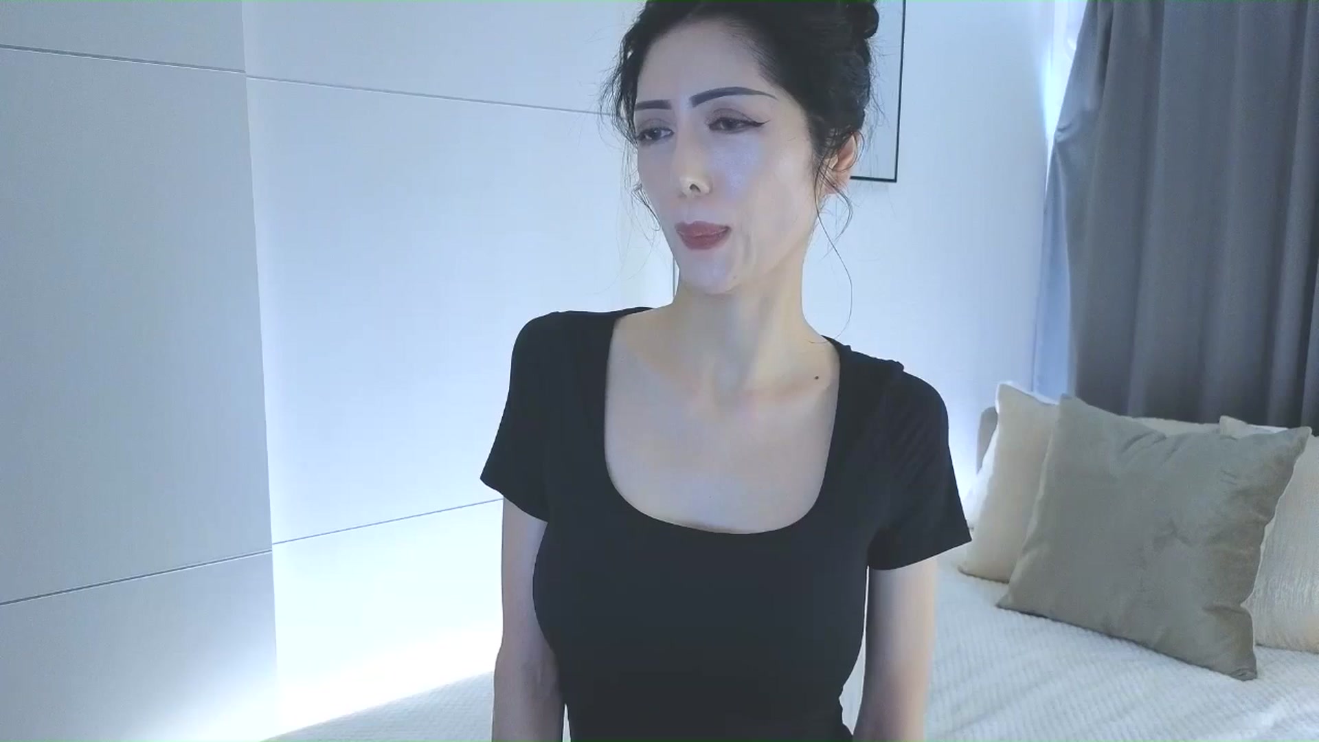 Gallery image thumbnail from Eleah's myfreecams stream on, 02/19/2026, 05:32 image 2 of 20