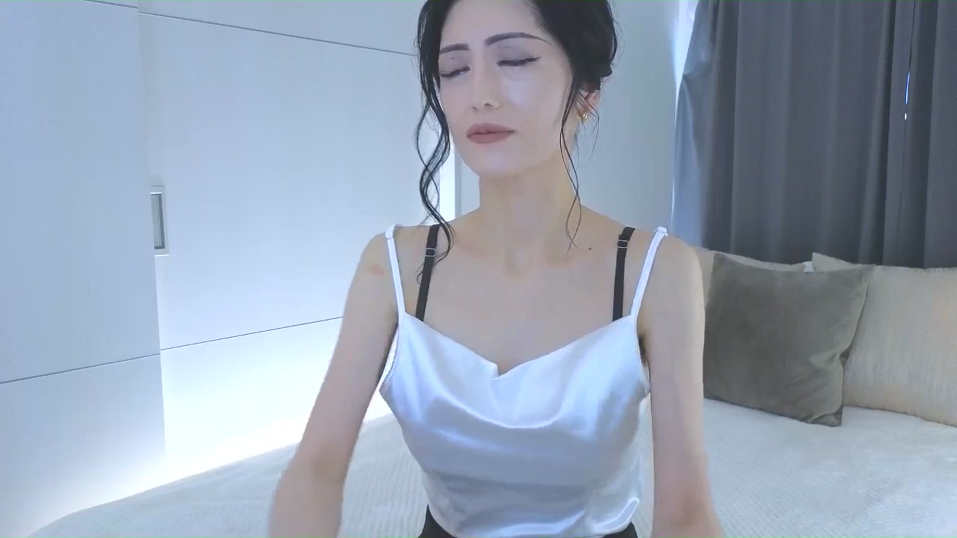 Gallery image thumbnail from Eleah's myfreecams stream on, 02/22/2026, 05:36 image 3 of 20