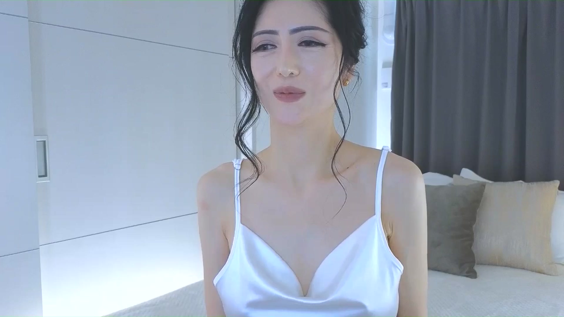 Gallery image thumbnail from Eleah's myfreecams stream on, 03/01/2026, 07:21 image 18 of 20