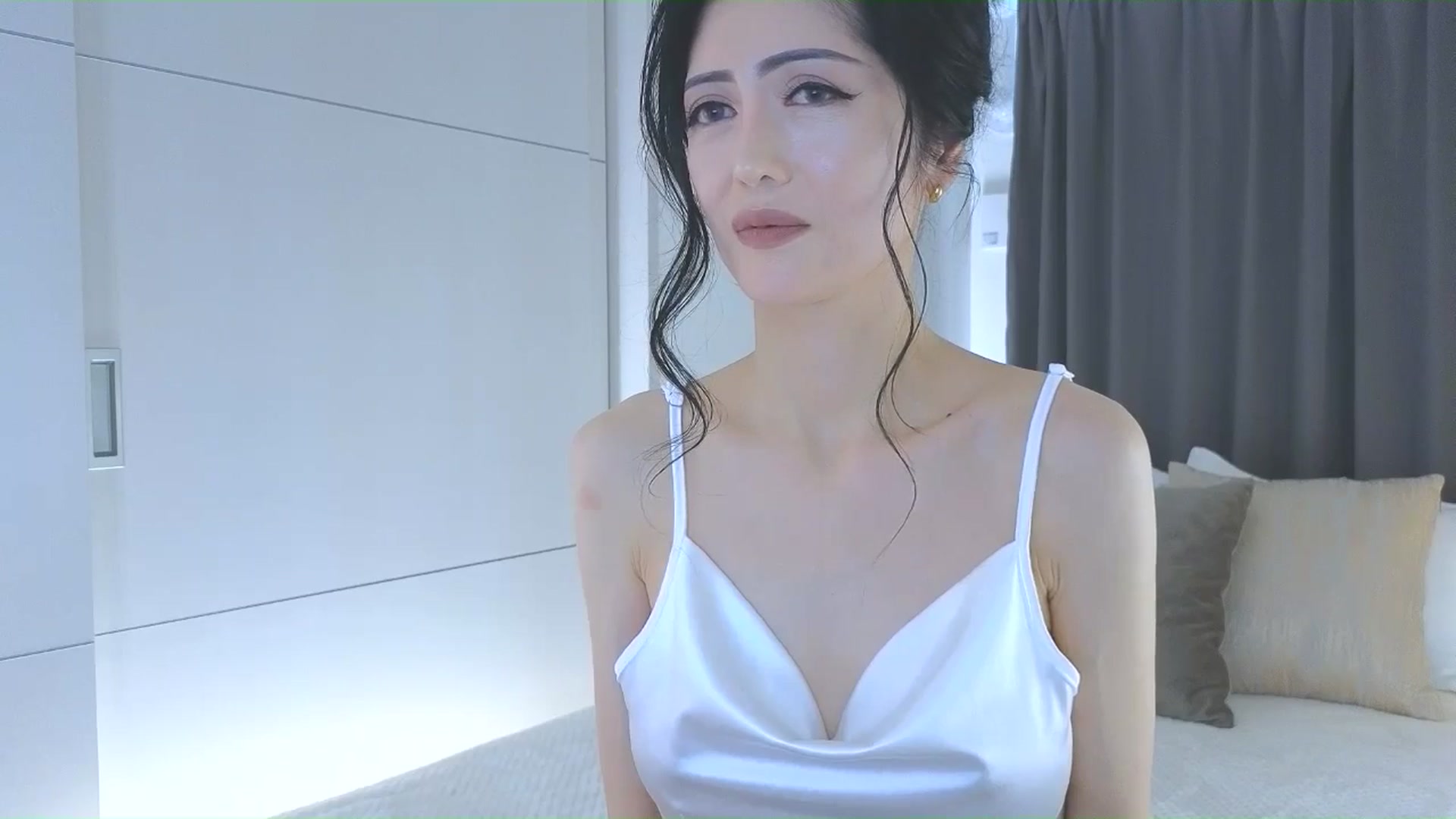 Gallery image thumbnail from Eleah's myfreecams stream on, 03/01/2026, 07:21 image 17 of 20