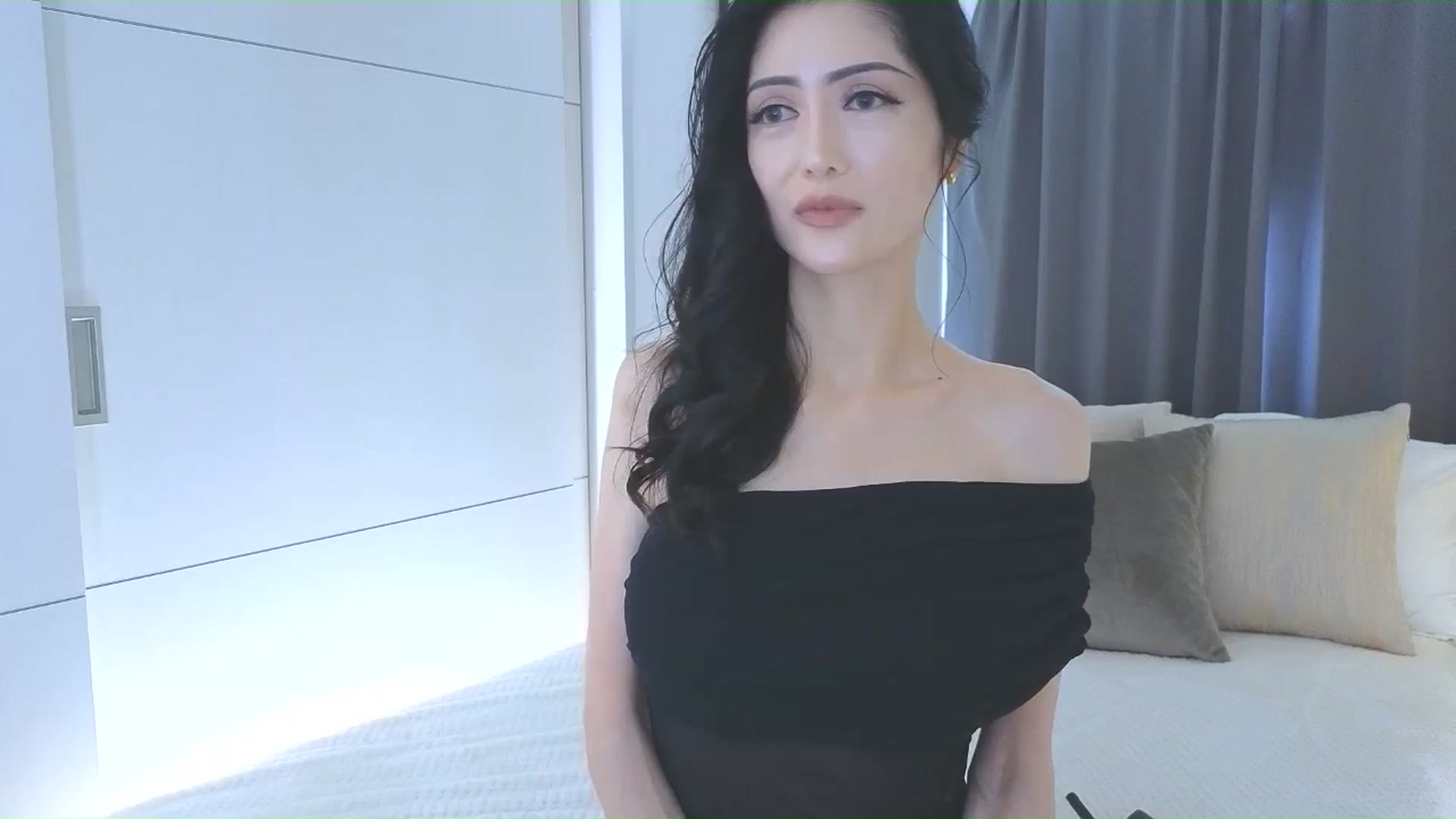 Gallery image thumbnail from Eleah's myfreecams stream on, 03/08/2026, 24:18 image 16 of 20