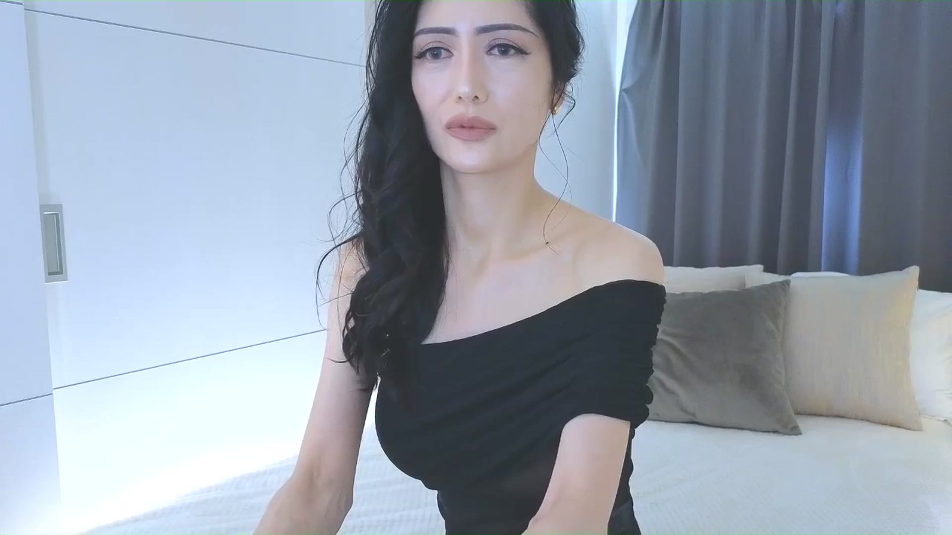 Gallery image thumbnail from Eleah's myfreecams stream on, 03/08/2026, 24:18 image 13 of 20