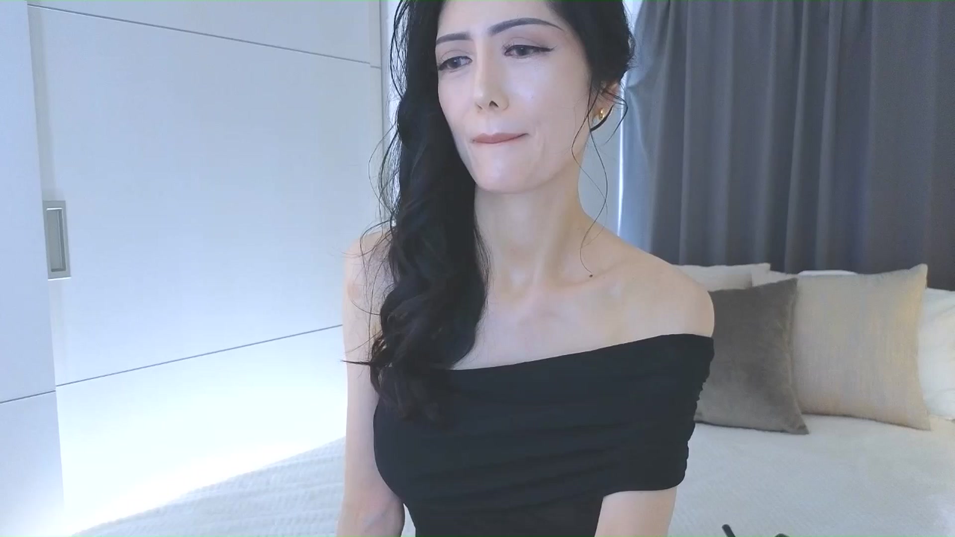 Gallery image thumbnail from Eleah's myfreecams stream on, 03/08/2026, 24:18 image 20 of 20
