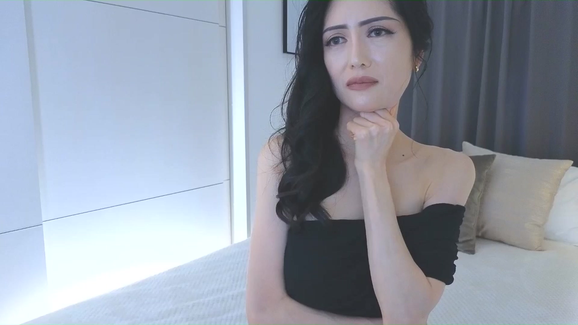 Gallery image thumbnail from Eleah's myfreecams stream on, 03/08/2026, 04:33 image 13 of 20