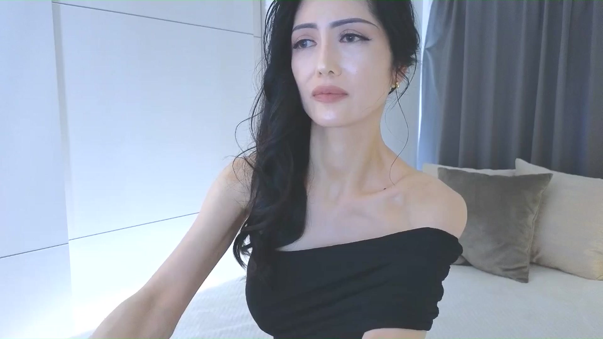 Gallery image thumbnail from Eleah's myfreecams stream on, 03/08/2026, 04:33 image 10 of 20