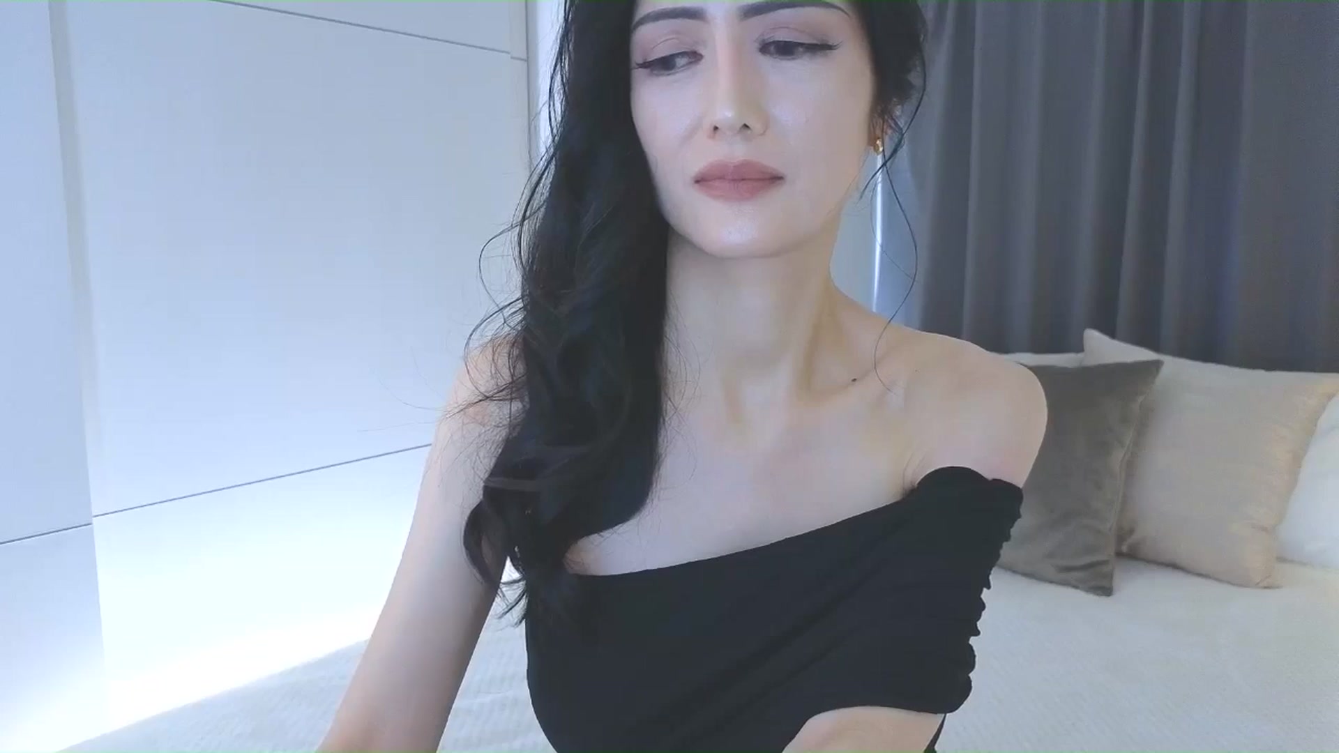 Gallery image thumbnail from Eleah's myfreecams stream on, 03/08/2026, 04:33 image 12 of 20