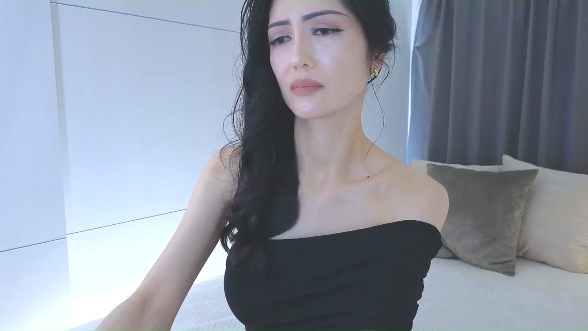Gallery image thumbnail from Eleah's myfreecams stream on, 03/08/2026, 04:33 image 9 of 20