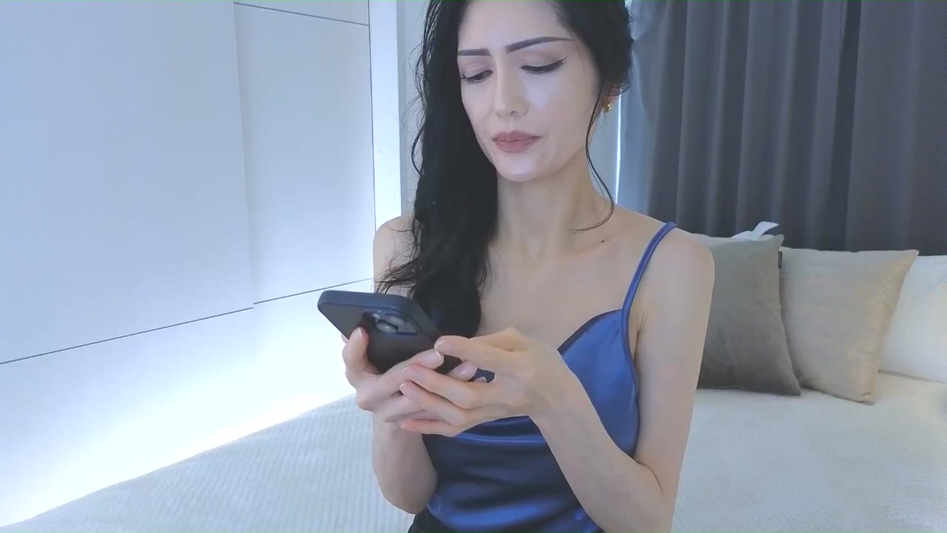 Gallery image thumbnail from Eleah's myfreecams stream on, 03/12/2026, 24:50 image 20 of 20
