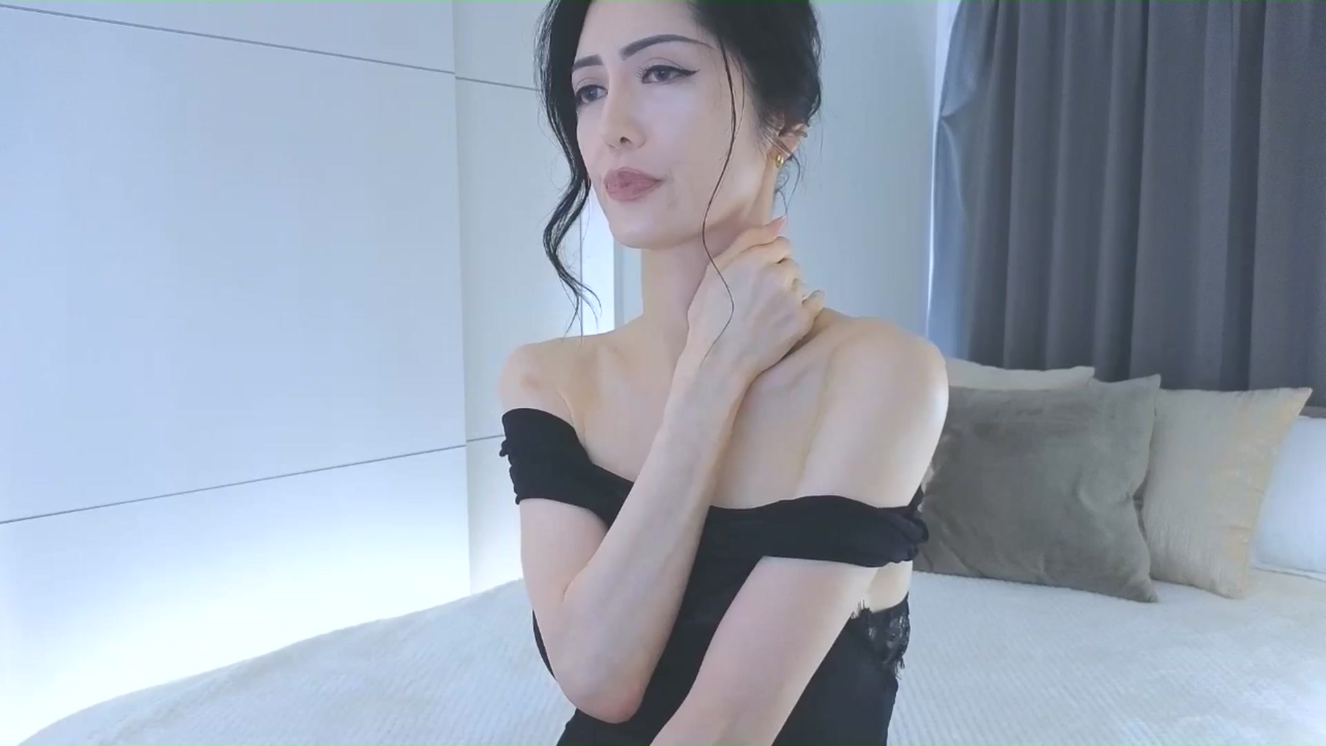 Gallery image thumbnail from Eleah's myfreecams stream on, 03/15/2026, 04:57 image 9 of 20