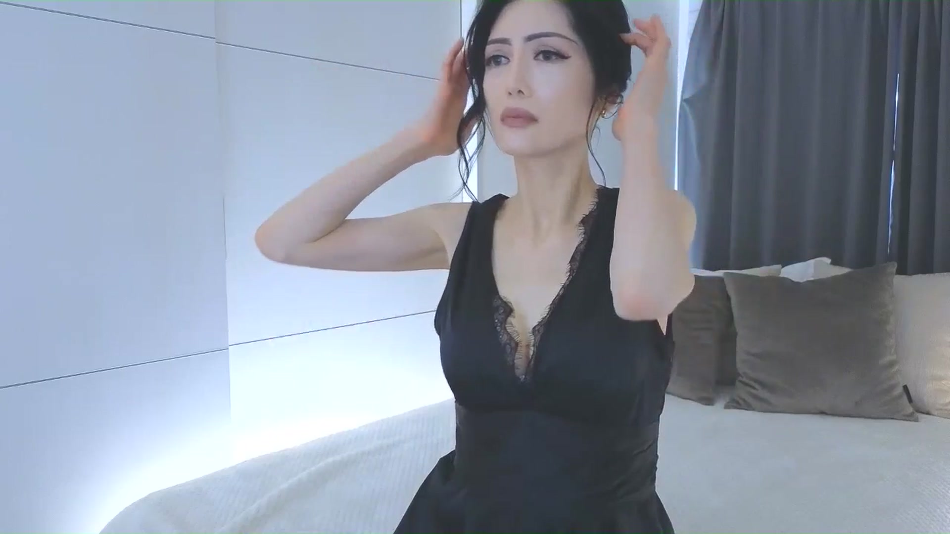 Gallery image thumbnail from Eleah's myfreecams stream on, 03/25/2026, 23:42 image 3 of 20