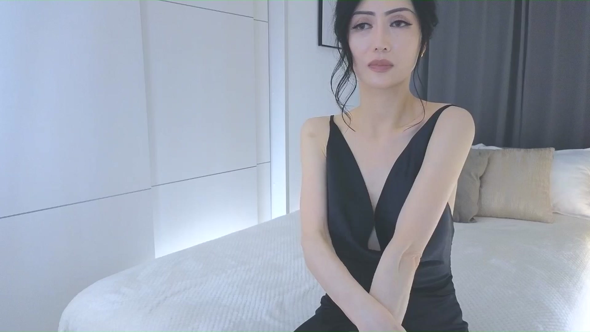 Gallery image thumbnail from Eleah's myfreecams stream on, 04/01/2026, 15:25 image 13 of 20
