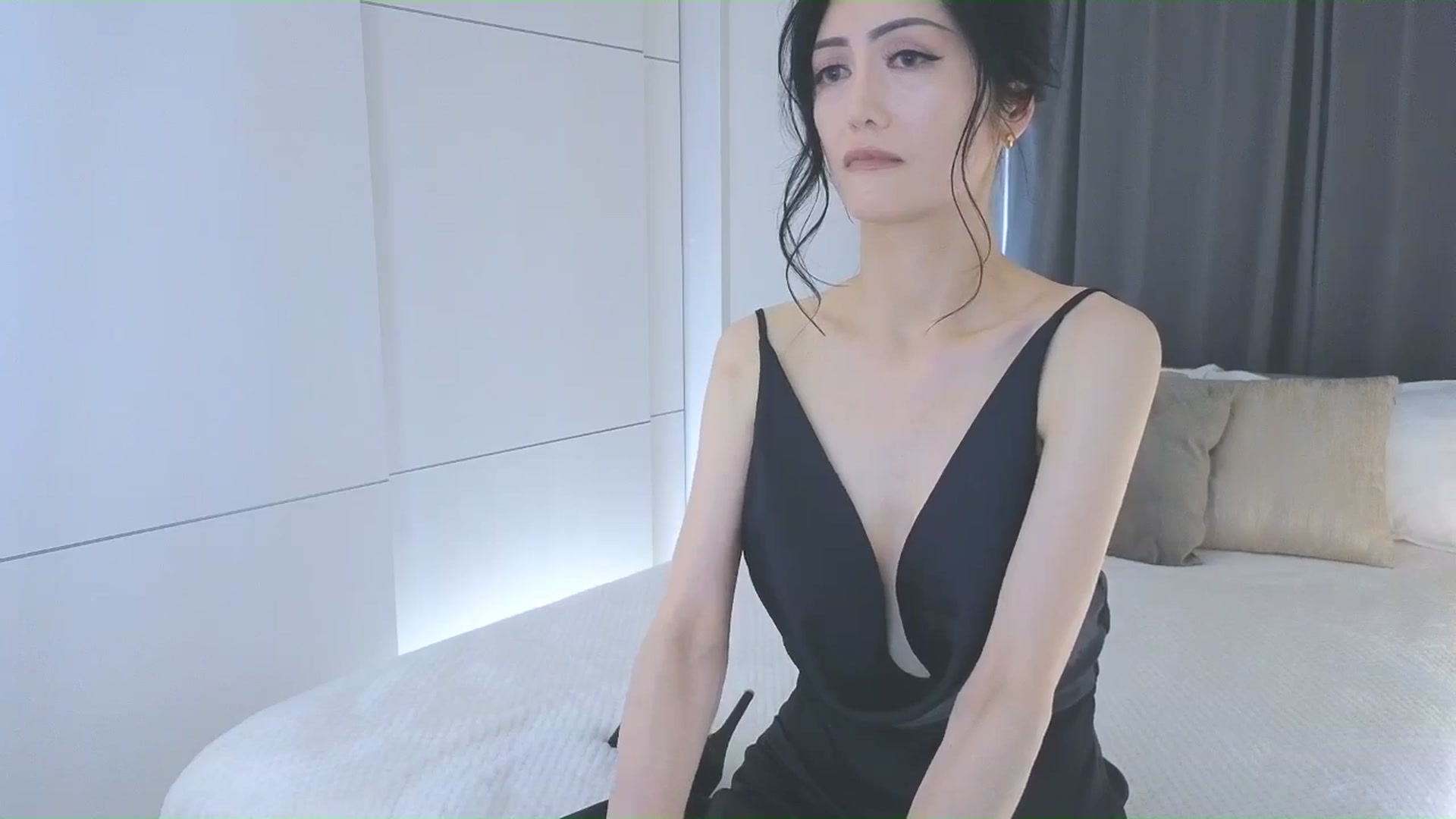 Gallery image thumbnail from Eleah's myfreecams stream on, 04/01/2026, 15:25 image 7 of 20