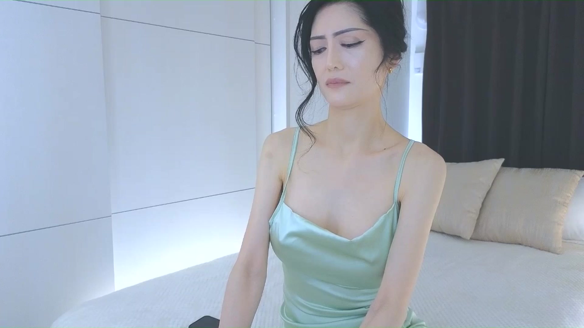 Gallery image thumbnail from Eleah's myfreecams stream on, 04/03/2026, 14:42 image 5 of 20