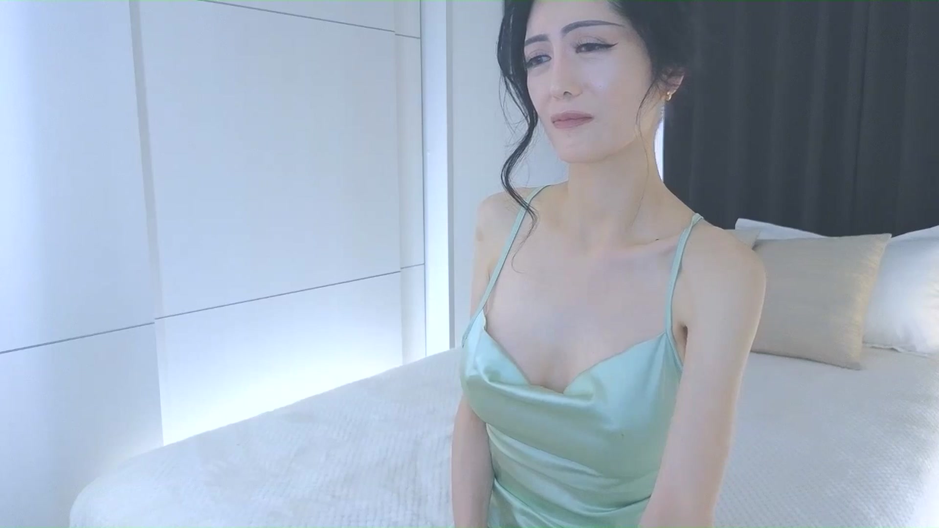 Gallery image thumbnail from Eleah's myfreecams stream on, 04/03/2026, 17:35 image 13 of 20