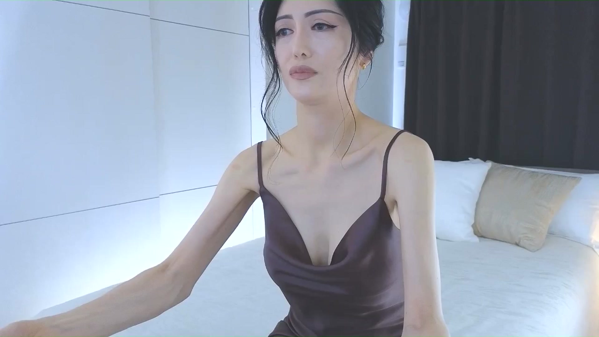 Gallery image thumbnail from Eleah's myfreecams stream on, 04/10/2026, 15:02 image 2 of 20