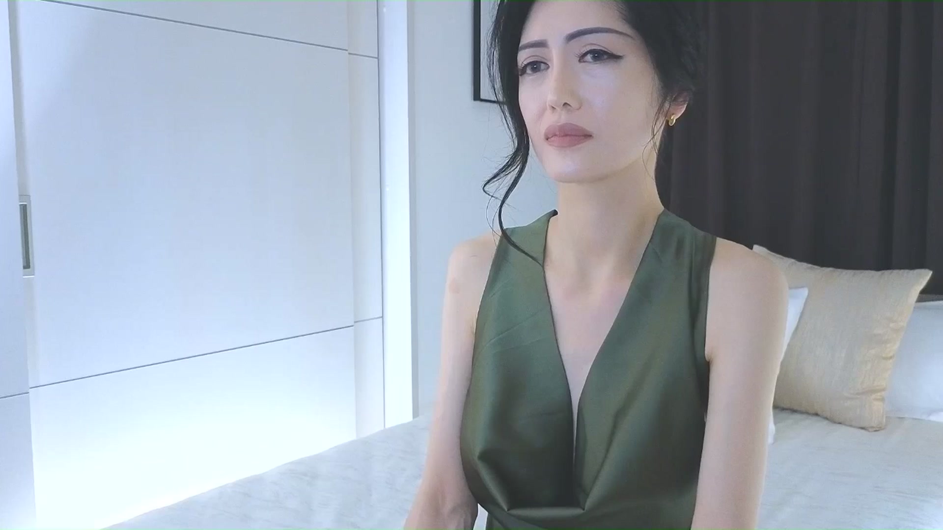 Gallery image thumbnail from Eleah's myfreecams stream on, 04/15/2026, 12:58 image 18 of 20