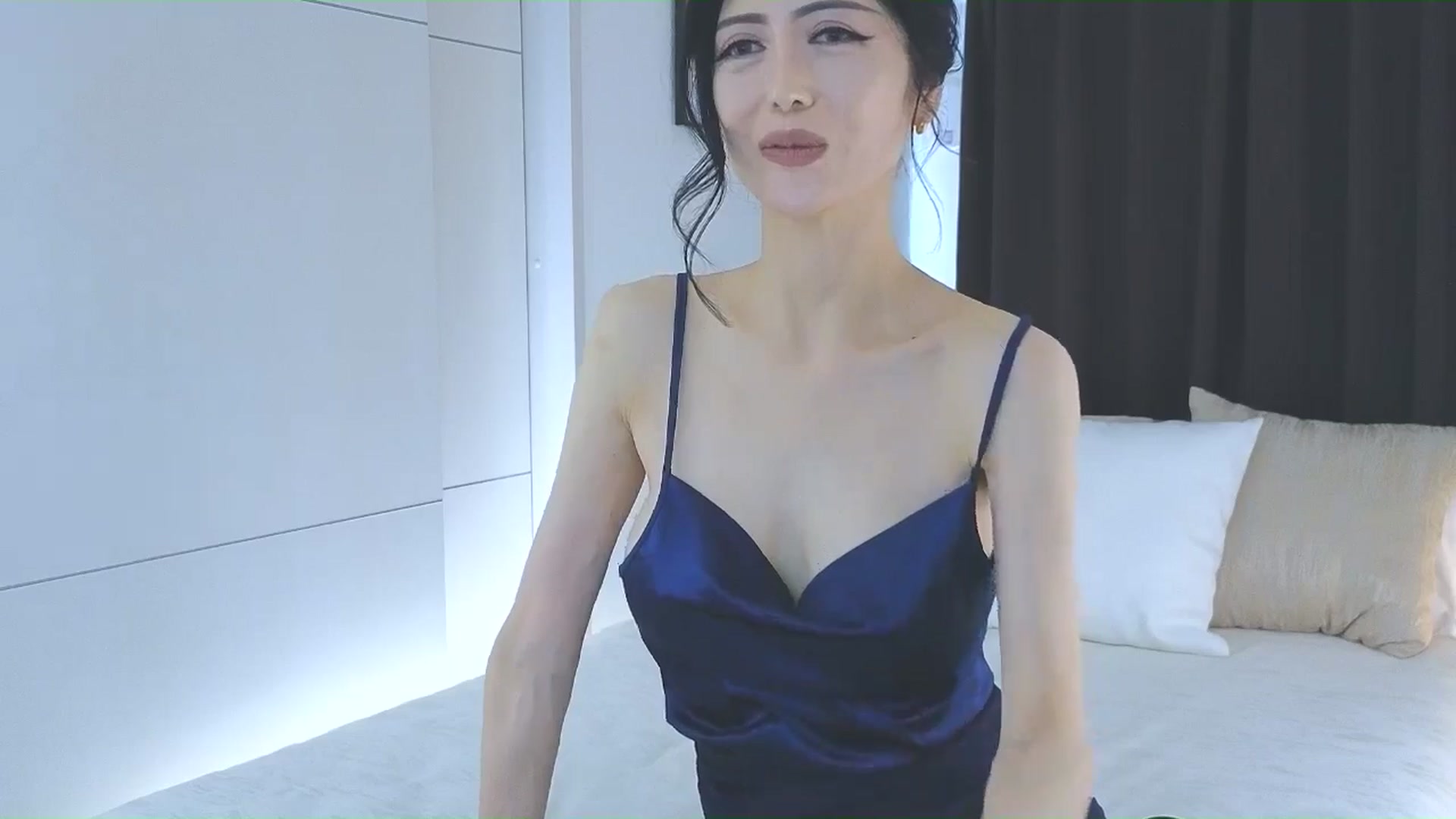 Gallery image thumbnail from Eleah's myfreecams stream on, 04/19/2026, 06:22 image 9 of 20