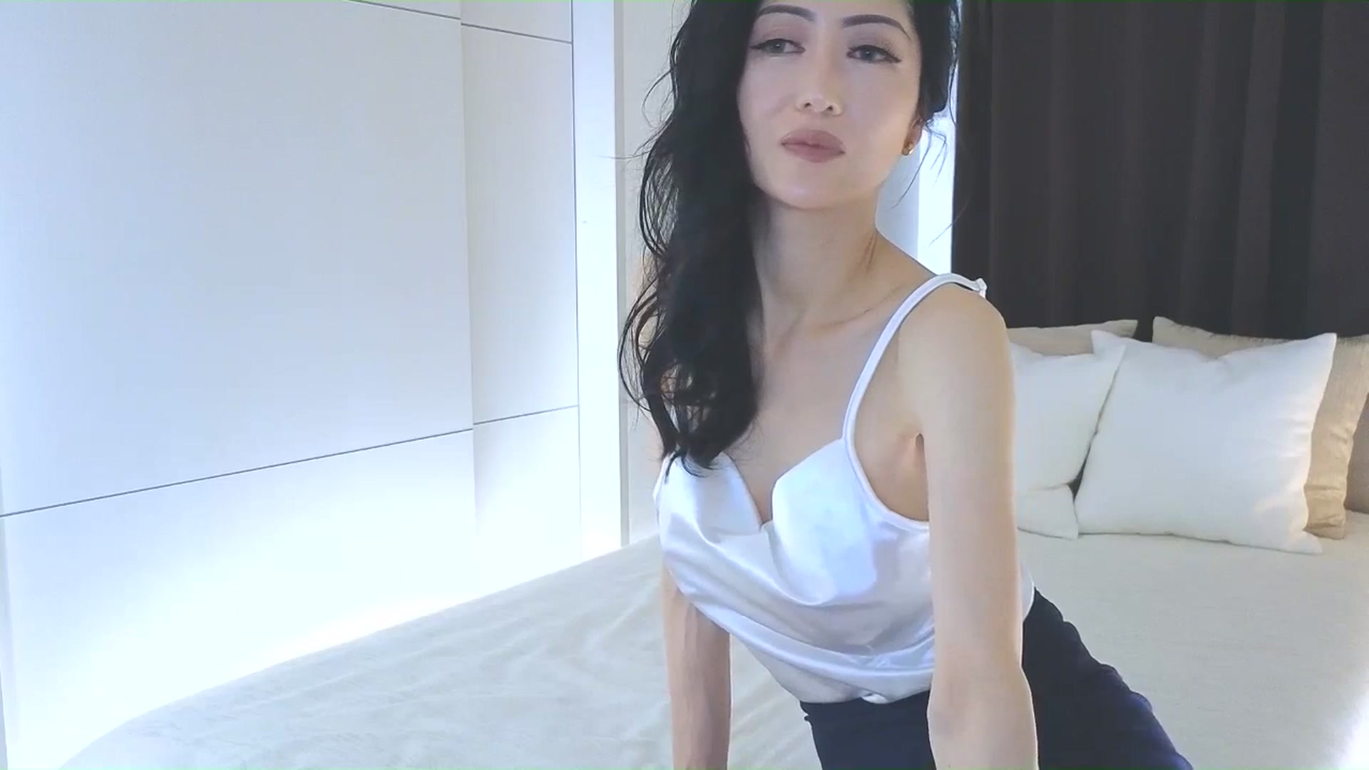 Gallery image thumbnail from Eleah's myfreecams stream on, 05/01/2026, 14:14 image 13 of 20