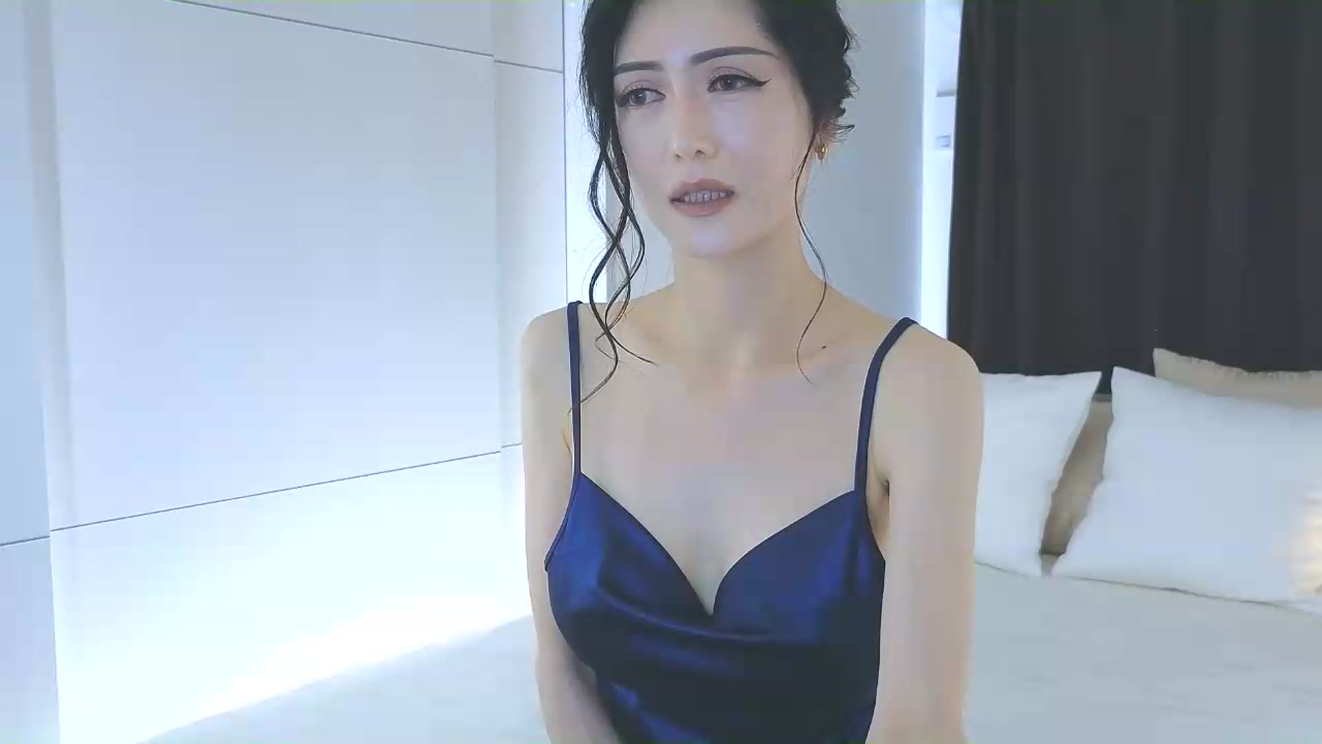 Gallery image thumbnail from Eleah's myfreecams stream on, 05/14/2026, 12:39 image 3 of 20