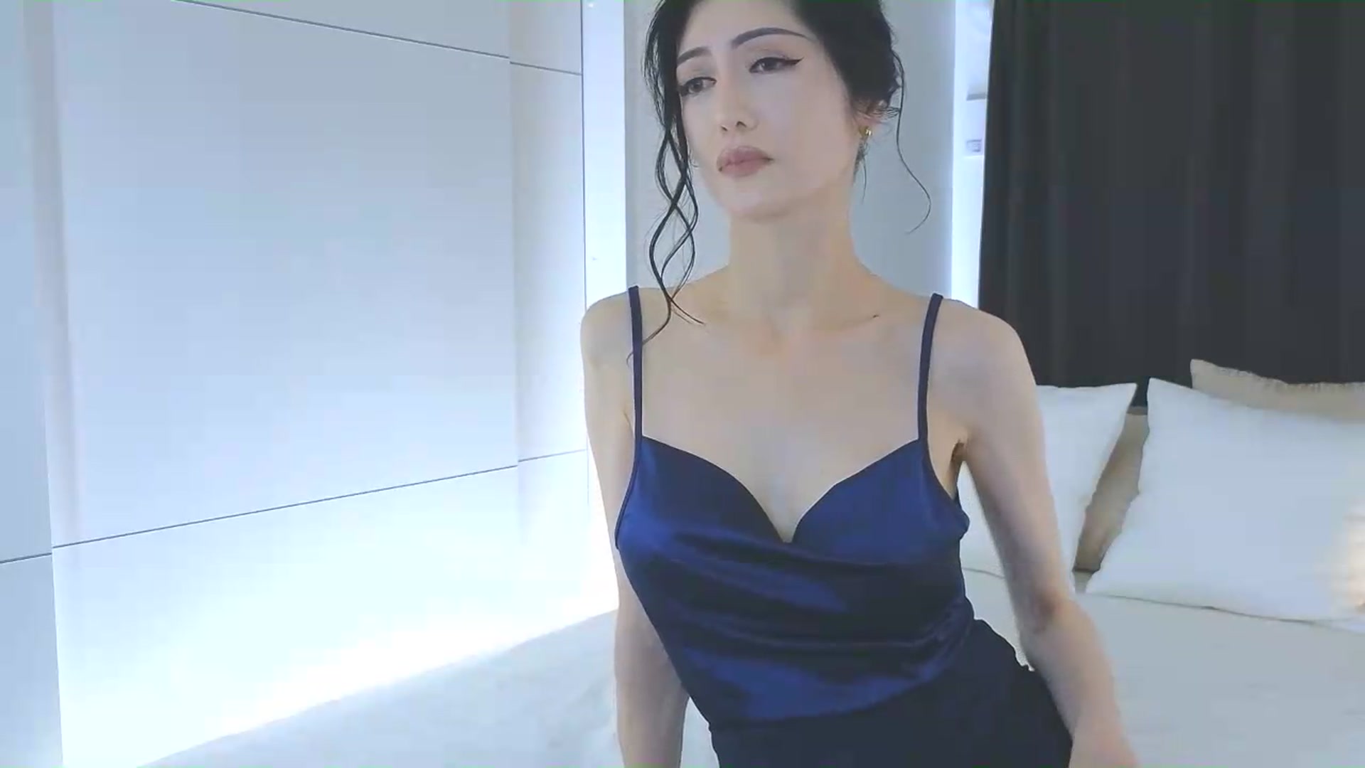 Gallery image thumbnail from Eleah's myfreecams stream on, 05/14/2026, 12:39 image 5 of 20