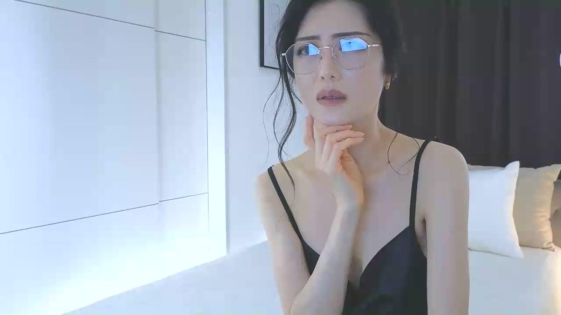 Gallery image thumbnail from Eleah's myfreecams stream on, 05/16/2026, 14:43 image 14 of 20