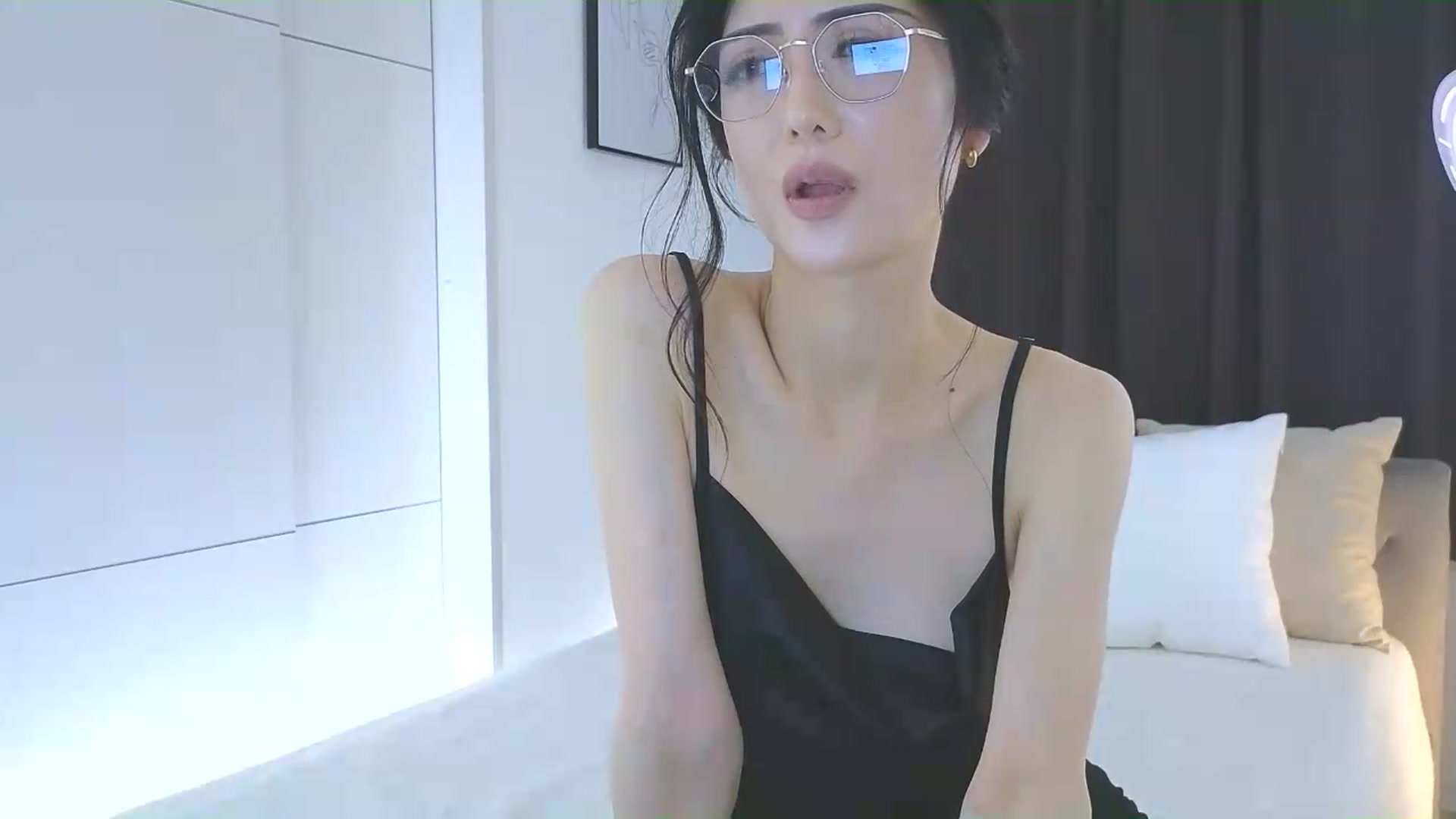 Gallery image thumbnail from Eleah's myfreecams stream on, 05/16/2026, 17:47 image 14 of 20