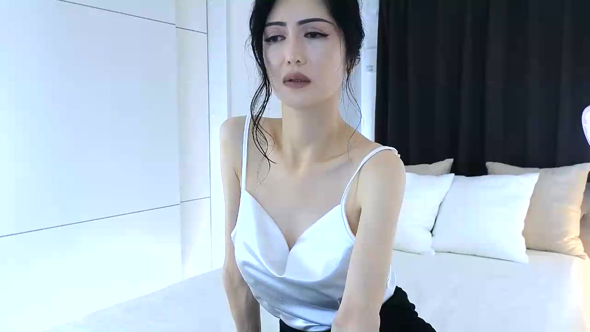 Gallery image thumbnail from Eleah's myfreecams stream on, 05/20/2026, 15:40 image 18 of 20