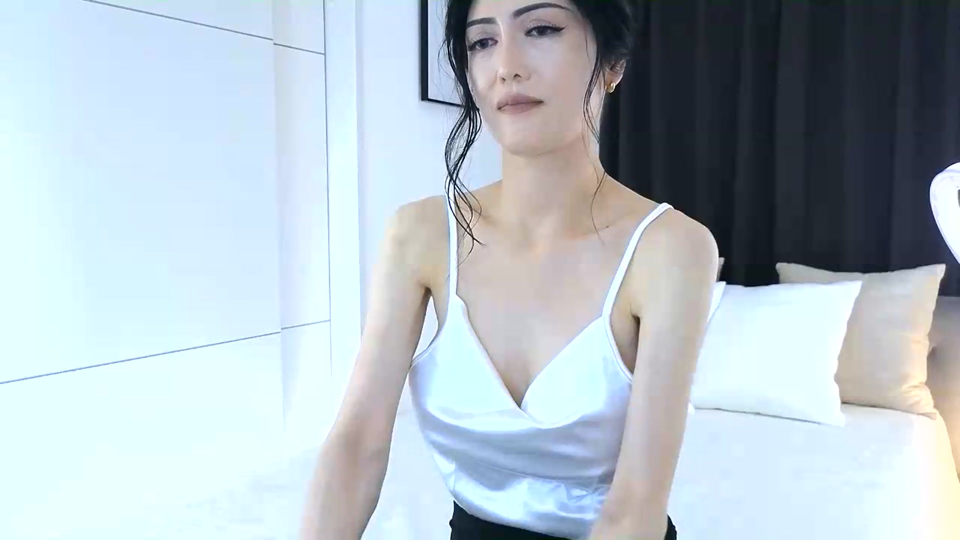 Gallery image thumbnail from Eleah's myfreecams stream on, 05/20/2026, 17:13 image 6 of 20