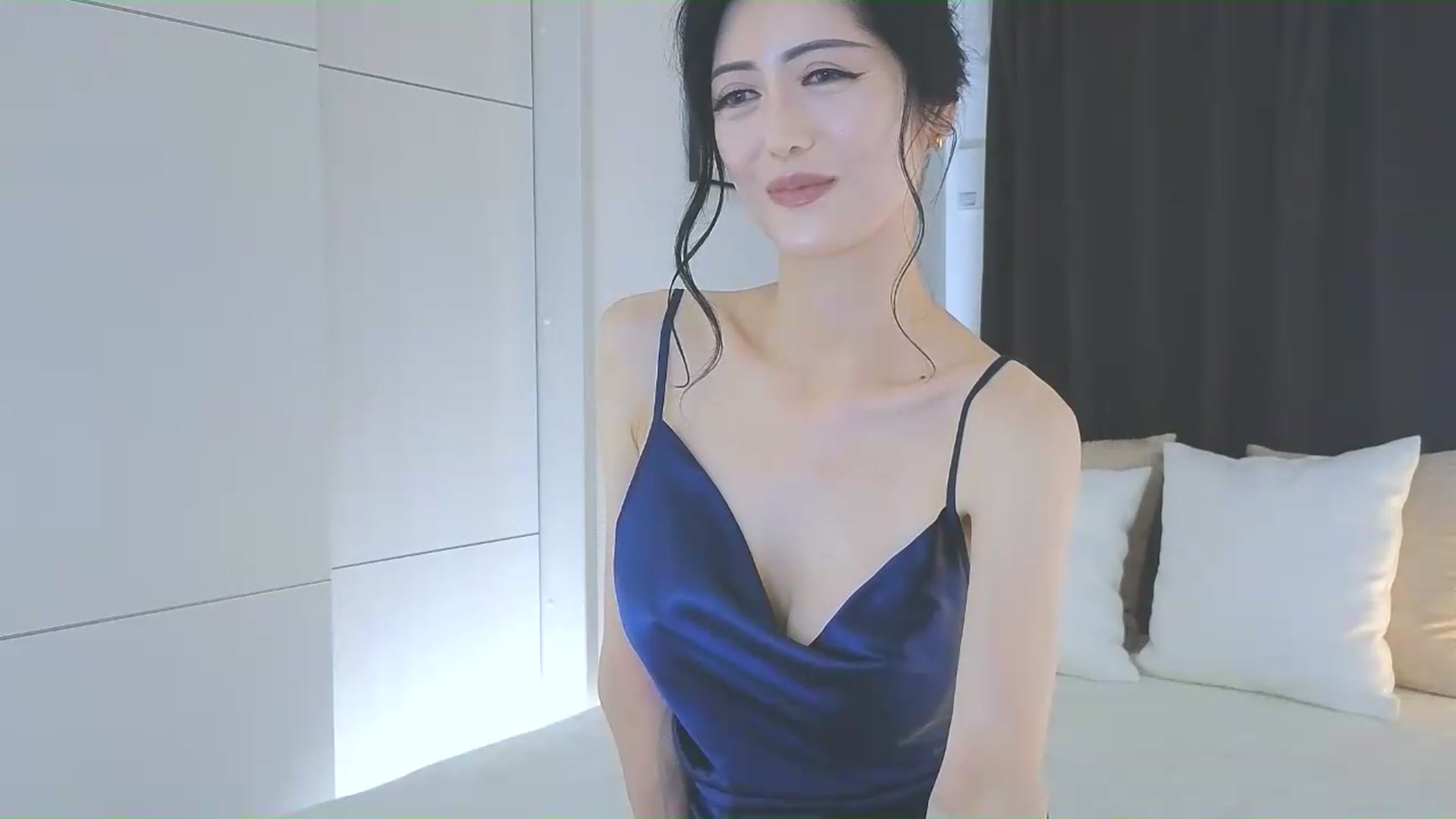 Gallery image thumbnail from Eleah's myfreecams stream on, 05/23/2026, 13:23 image 6 of 20