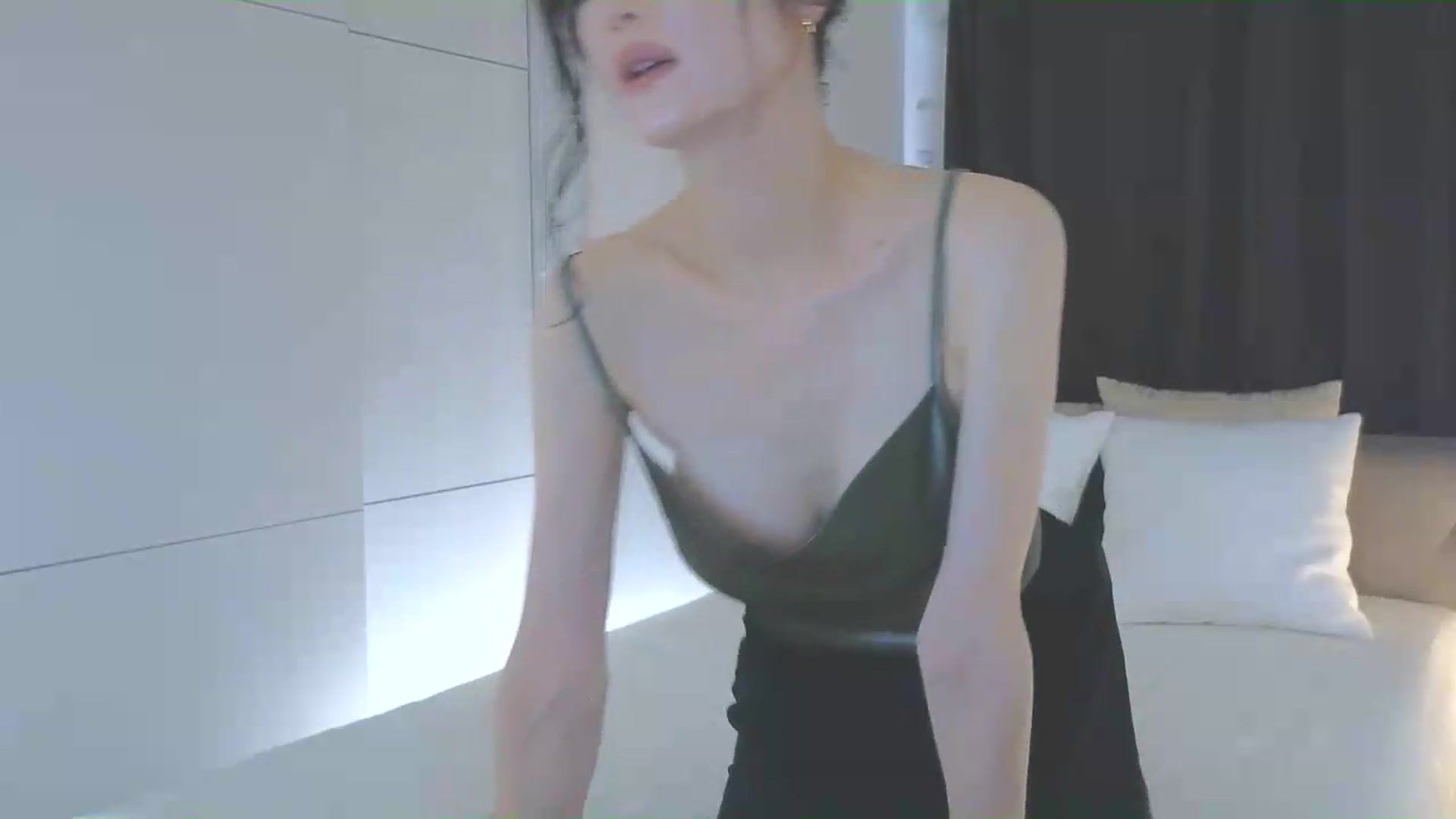 Gallery image thumbnail from Eleah's myfreecams stream on, 05/27/2026, 15:56 image 11 of 20