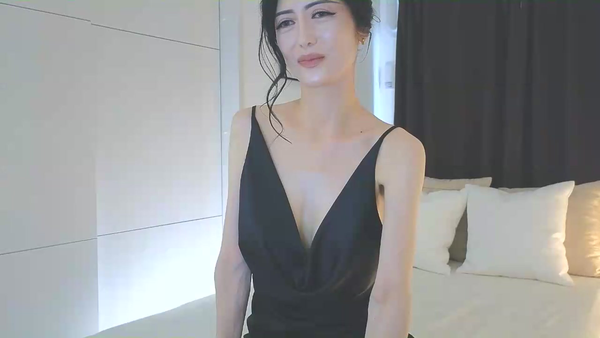 Gallery image thumbnail from Eleah's myfreecams stream on, 05/30/2026, 21:44 image 18 of 20