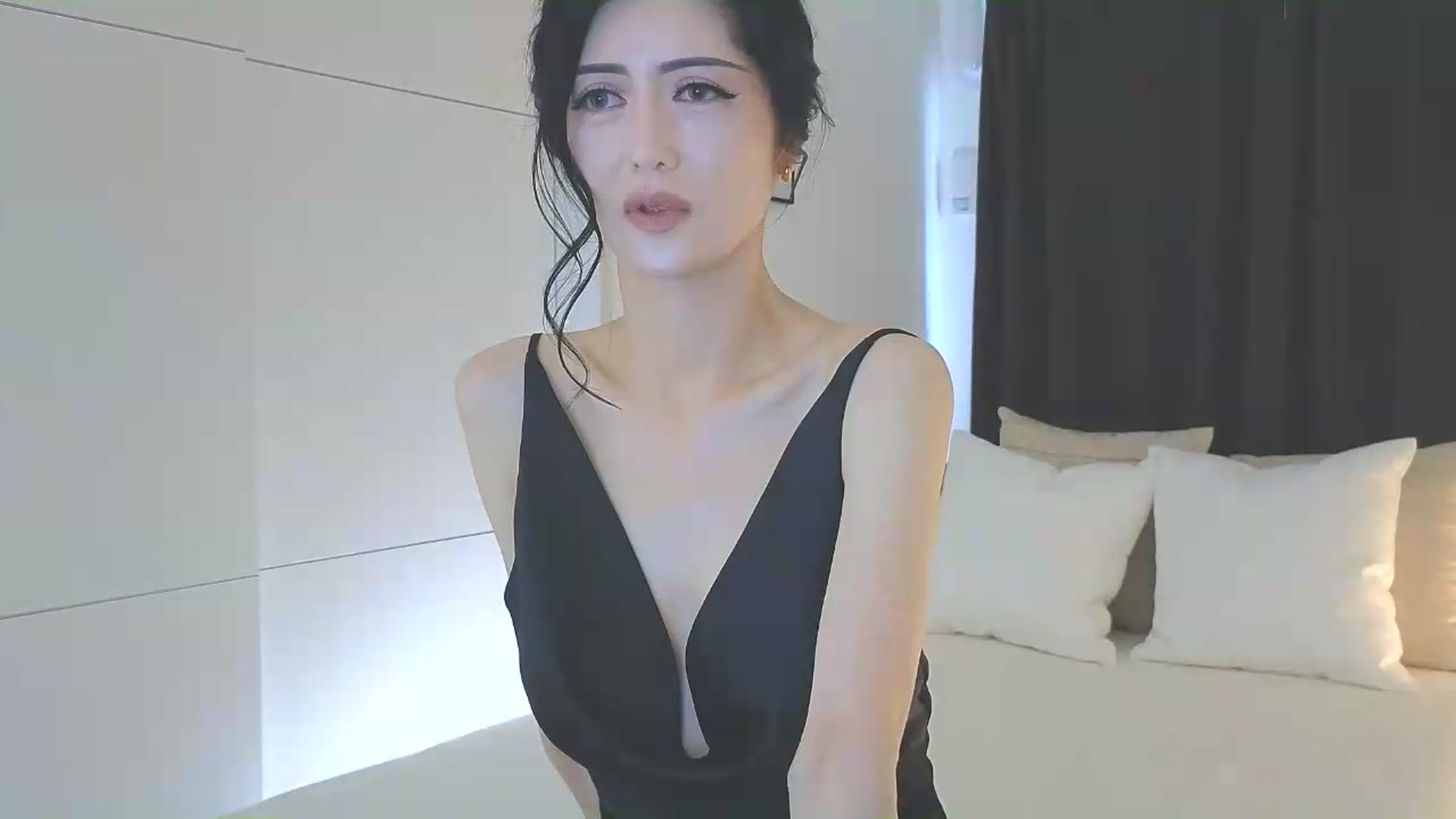 Gallery image thumbnail from Eleah's myfreecams stream on, 05/30/2026, 21:44 image 5 of 20