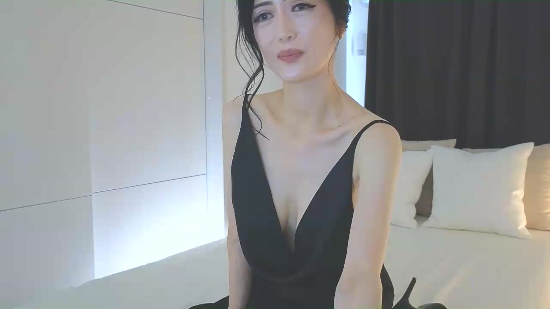 Gallery image thumbnail from Eleah's myfreecams stream on, 05/30/2026, 23:37 image 8 of 20