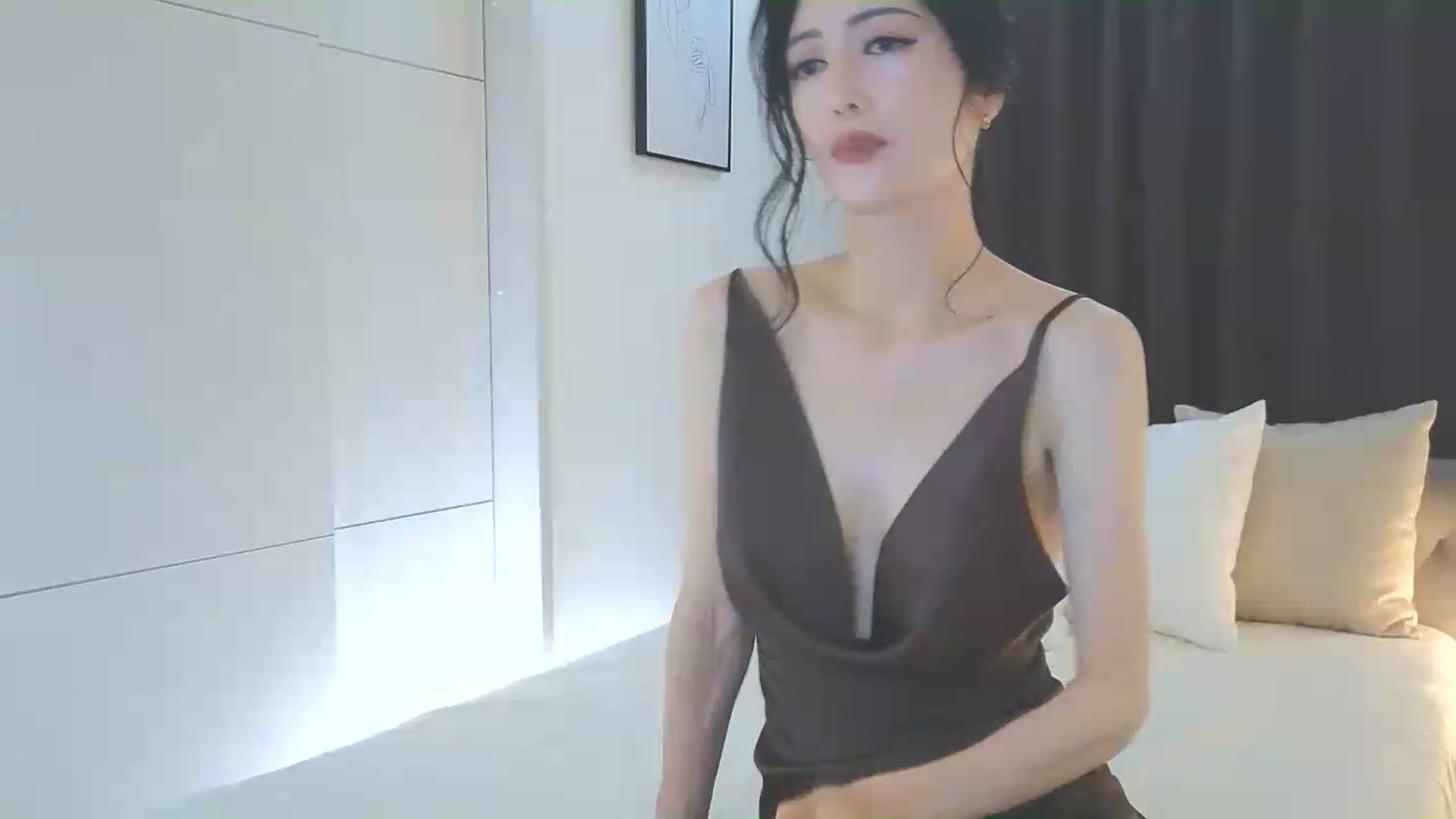 Gallery image thumbnail from Eleah's myfreecams stream on, 06/05/2026, 22:19 image 16 of 20