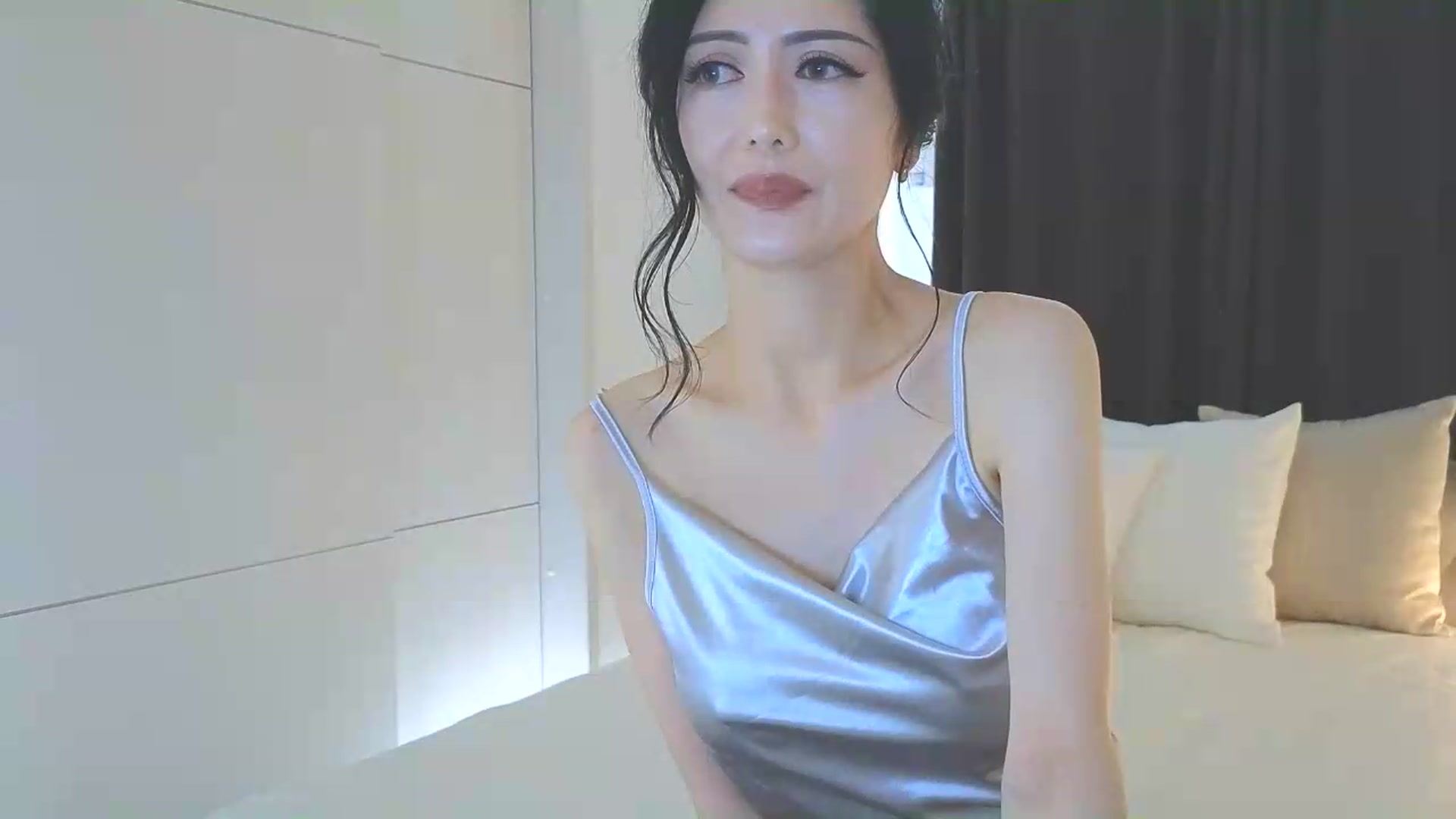 Gallery image thumbnail from Eleah's myfreecams stream on, 06/05/2026, 22:19 image 2 of 20