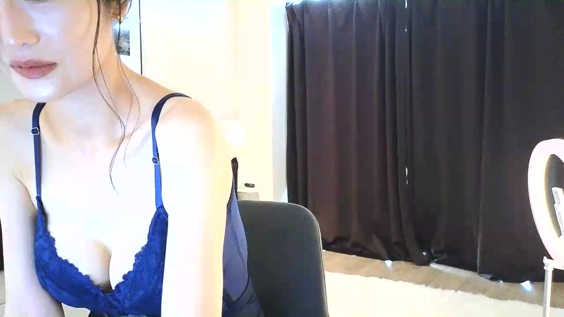 Gallery image thumbnail from Eleah's myfreecams stream on, 06/09/2026, 23:23 image 9 of 20
