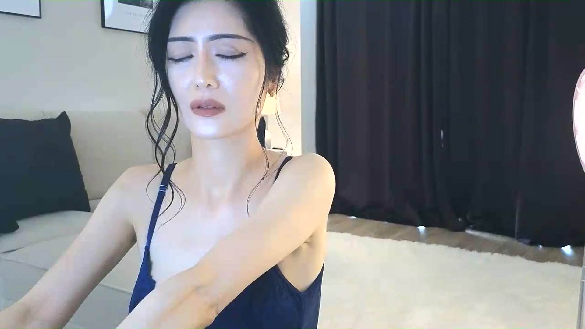 Gallery image thumbnail from Eleah's myfreecams stream on, 06/09/2026, 23:23 image 7 of 20