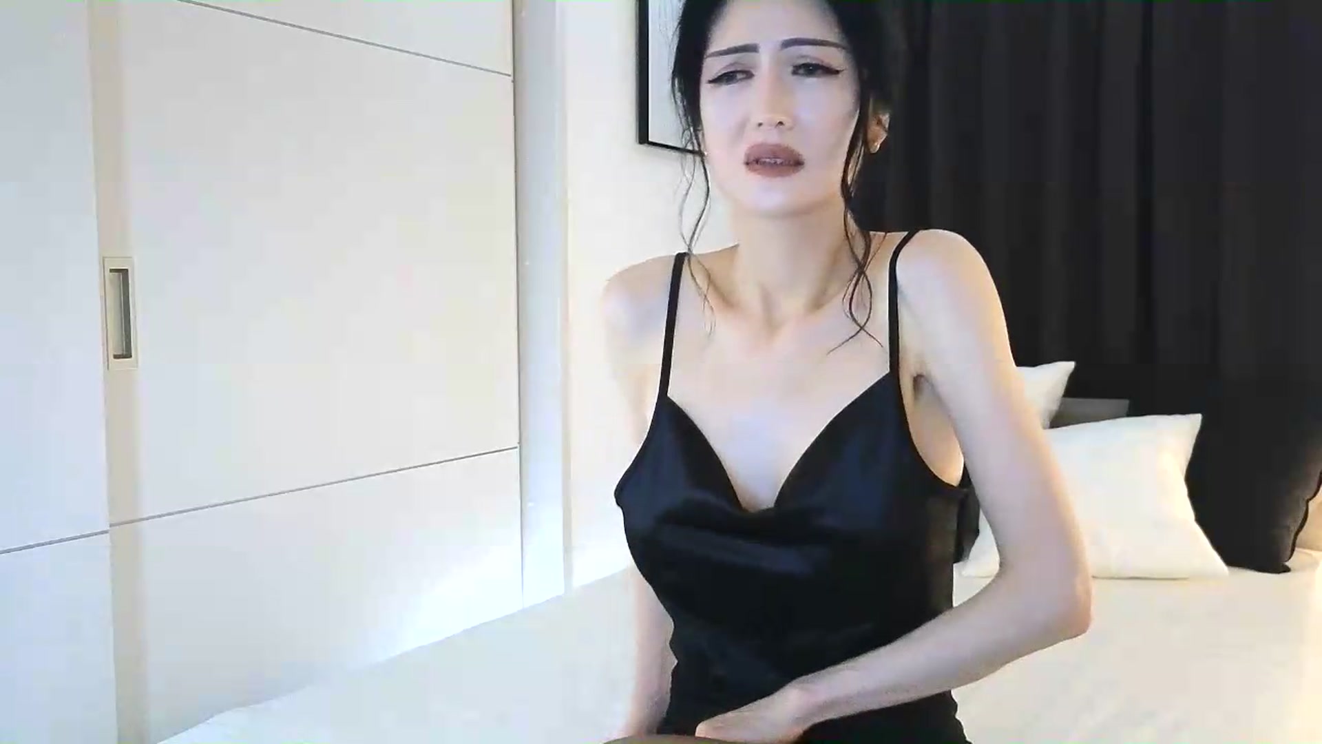 Gallery image thumbnail from Eleah's myfreecams stream on, 06/14/2026, 24:50 image 18 of 20