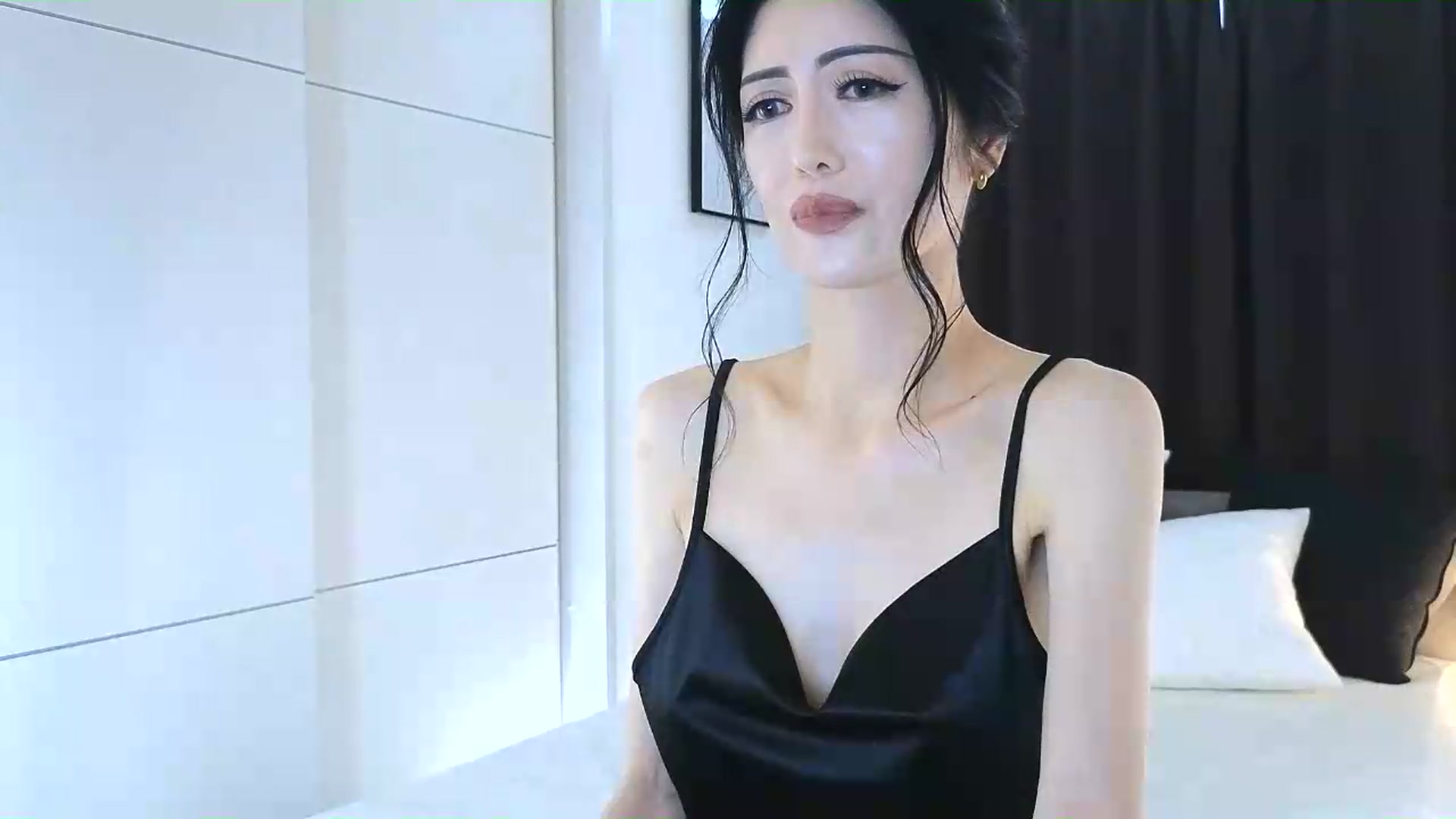 Gallery image thumbnail from Eleah's myfreecams stream on, 06/14/2026, 24:50 image 9 of 20