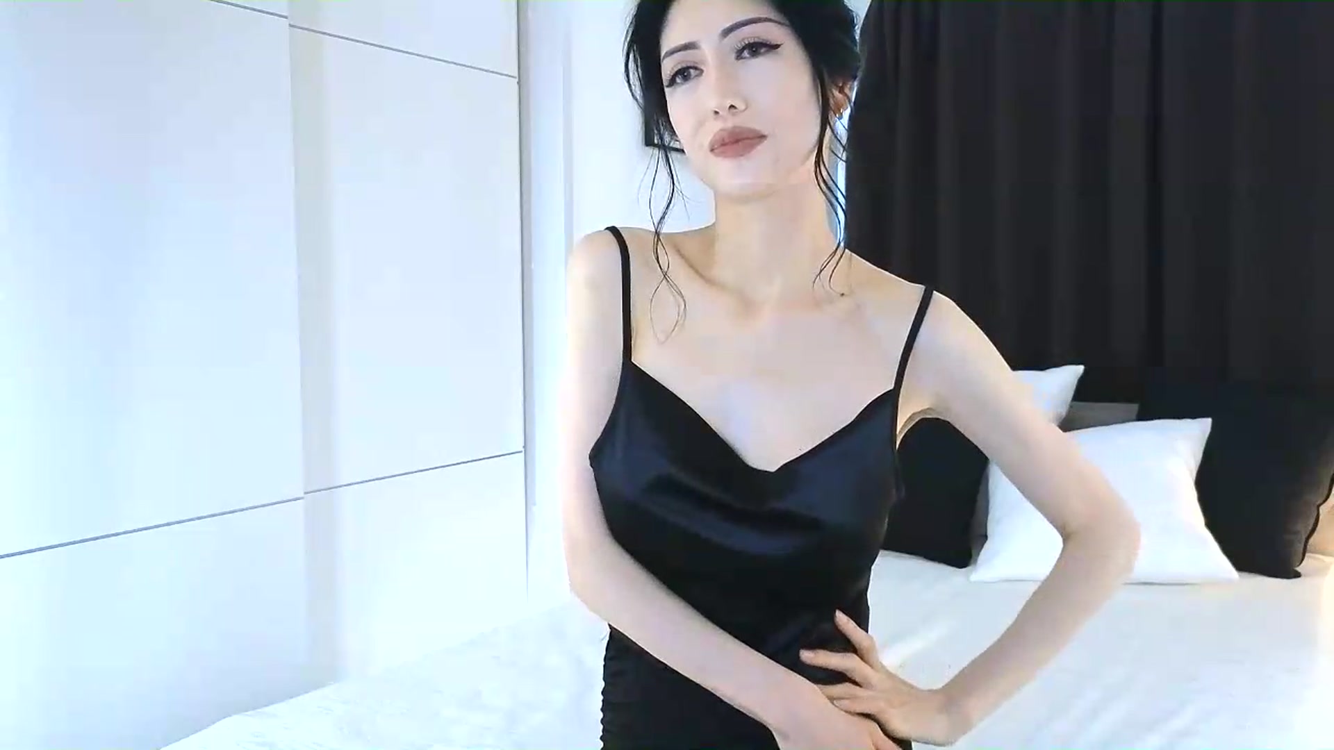 Gallery image thumbnail from Eleah's myfreecams stream on, 06/14/2026, 24:50 image 12 of 20