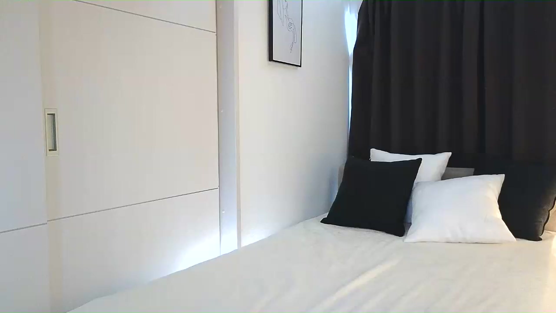 Gallery image thumbnail from Eleah's myfreecams stream on, 06/14/2026, 24:50 image 16 of 20