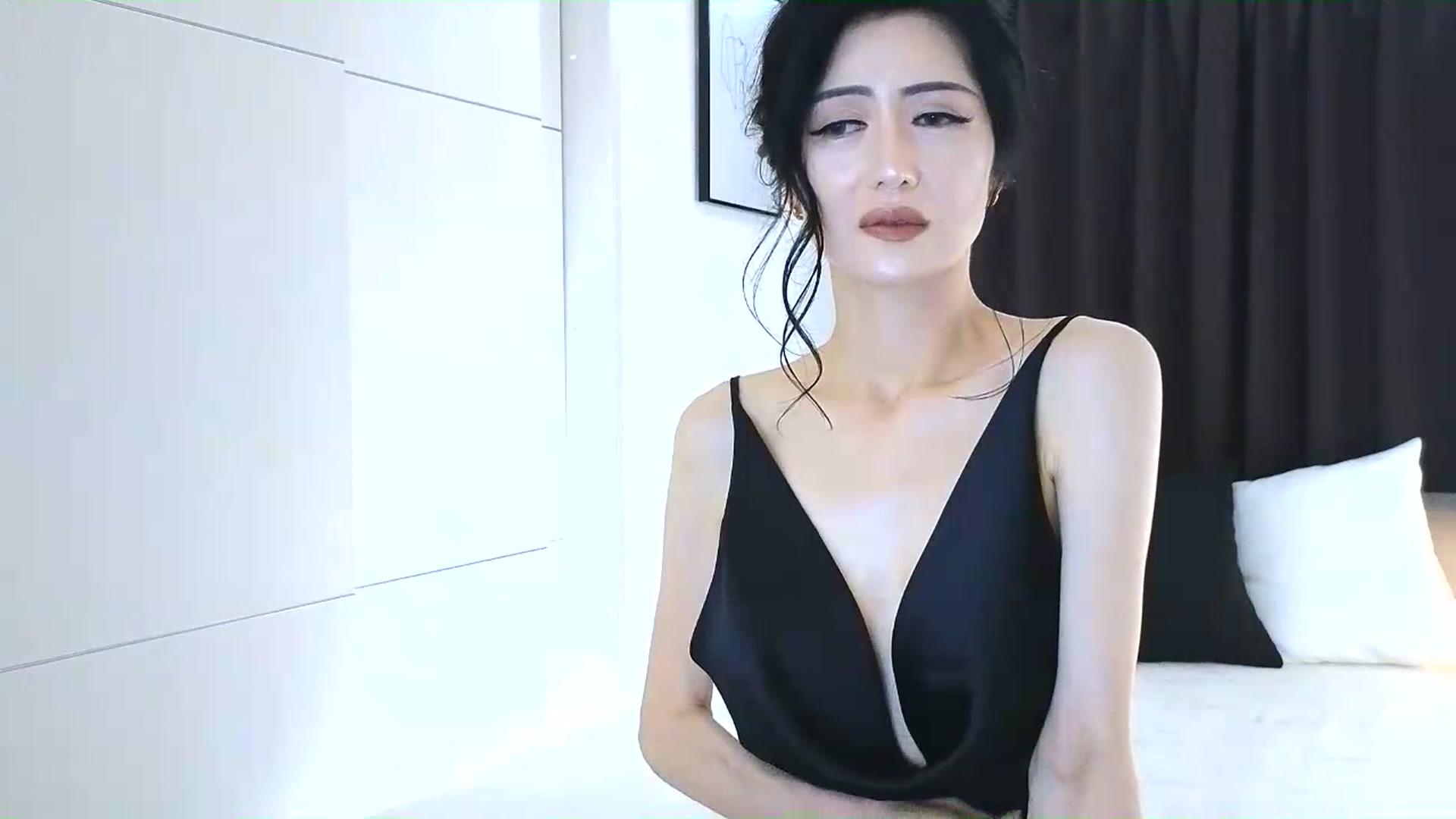 Gallery image thumbnail from Eleah's myfreecams stream on, 06/18/2026, 22:05 image 8 of 20