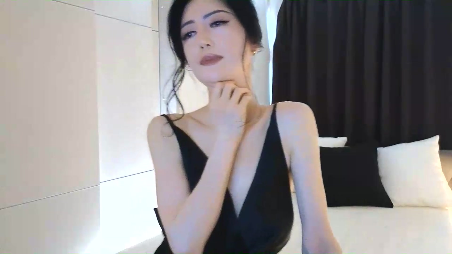 Gallery image thumbnail from Eleah's myfreecams stream on, 06/19/2026, 02:11 image 9 of 20