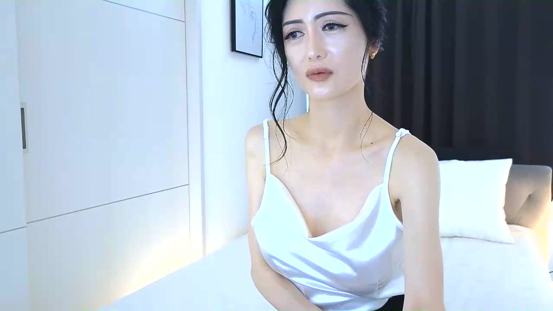 Gallery image thumbnail from Eleah's myfreecams stream on, 06/20/2026, 23:46 image 17 of 20