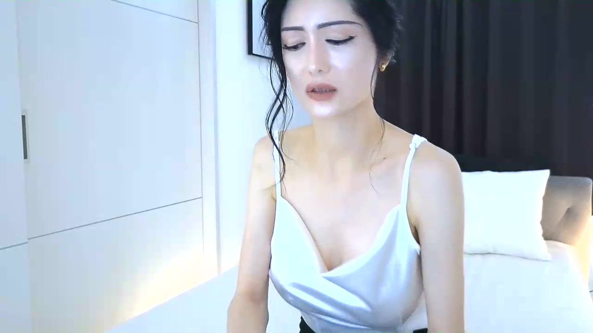 Gallery image thumbnail from Eleah's myfreecams stream on, 06/20/2026, 23:46 image 19 of 20