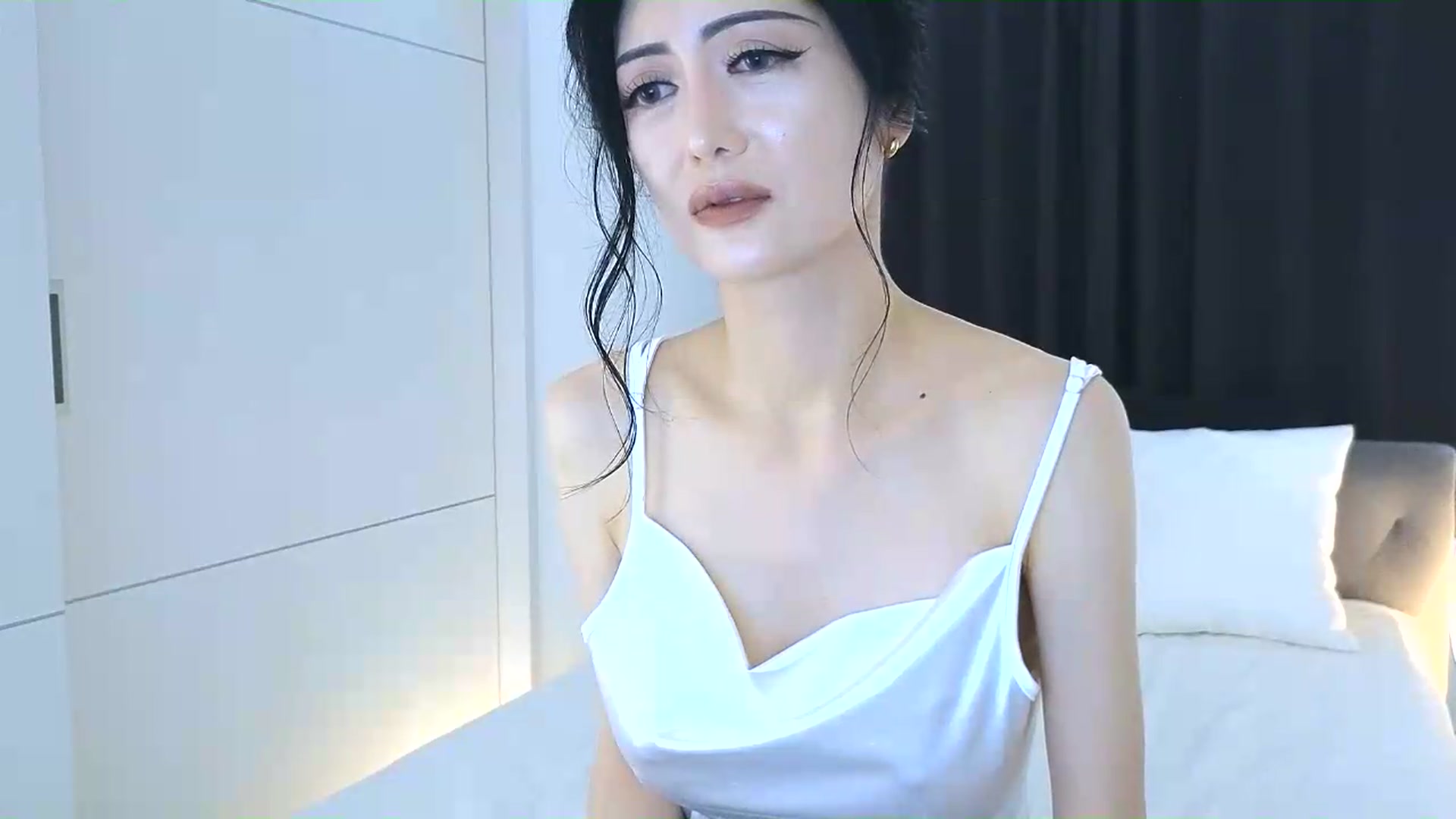 Gallery image thumbnail from Eleah's myfreecams stream on, 06/21/2026, 01:56 image 11 of 20