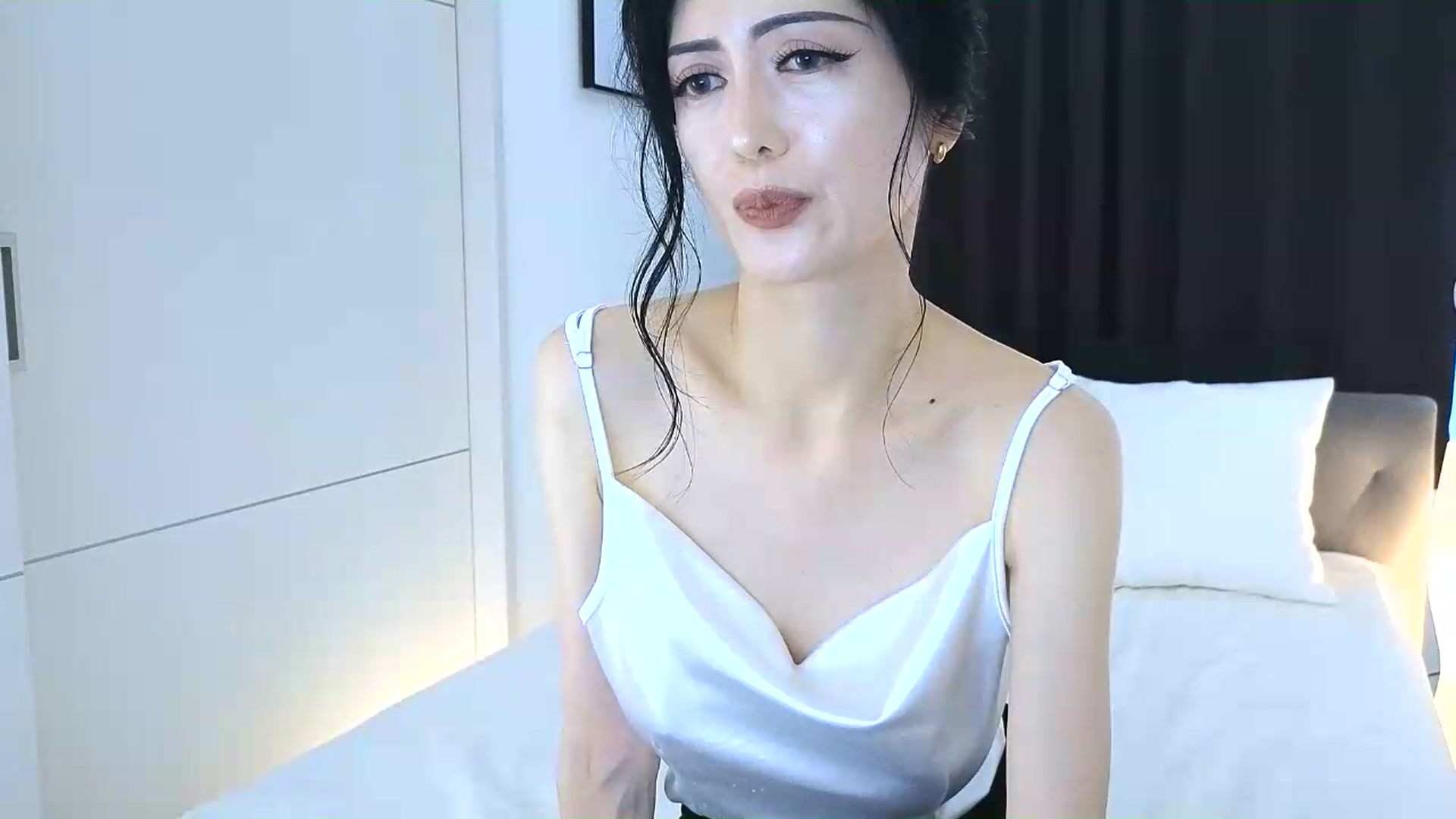 Gallery image thumbnail from Eleah's myfreecams stream on, 06/21/2026, 01:56 image 2 of 20