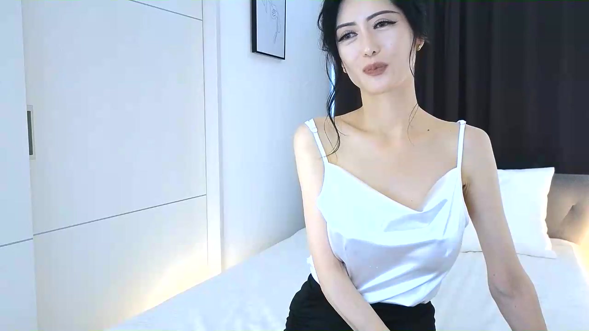 Gallery image thumbnail from Eleah's myfreecams stream on, 06/21/2026, 01:56 image 17 of 20