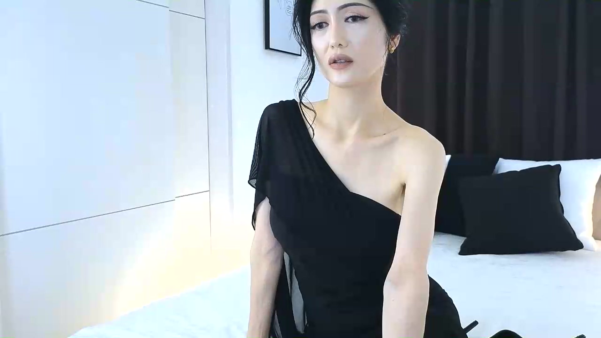 Gallery image thumbnail from Eleah's myfreecams stream on, 06/30/2026, 24:04 image 4 of 20
