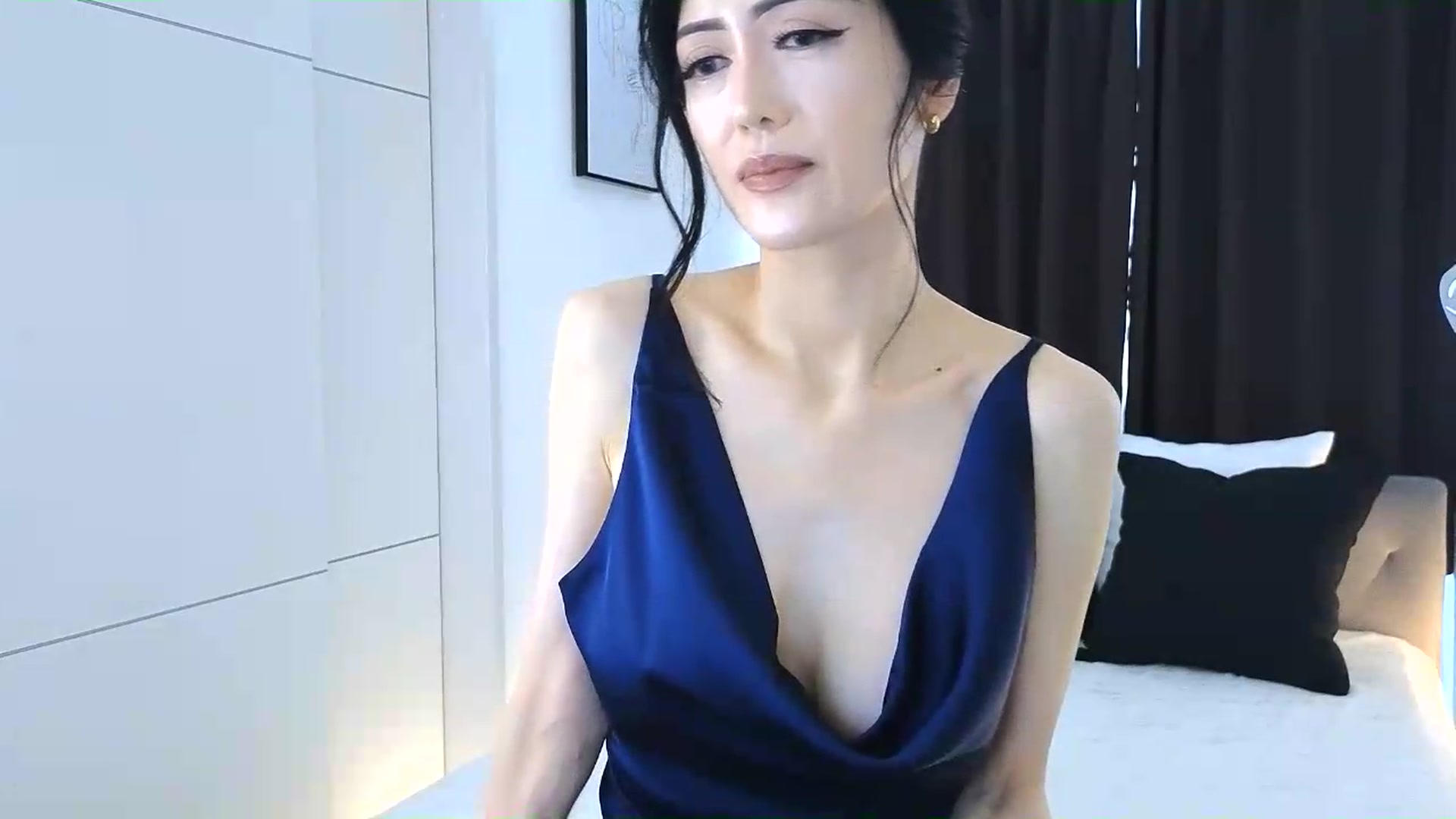 Gallery image thumbnail from Eleah's myfreecams stream on, 07/11/2026, 23:00 image 18 of 20